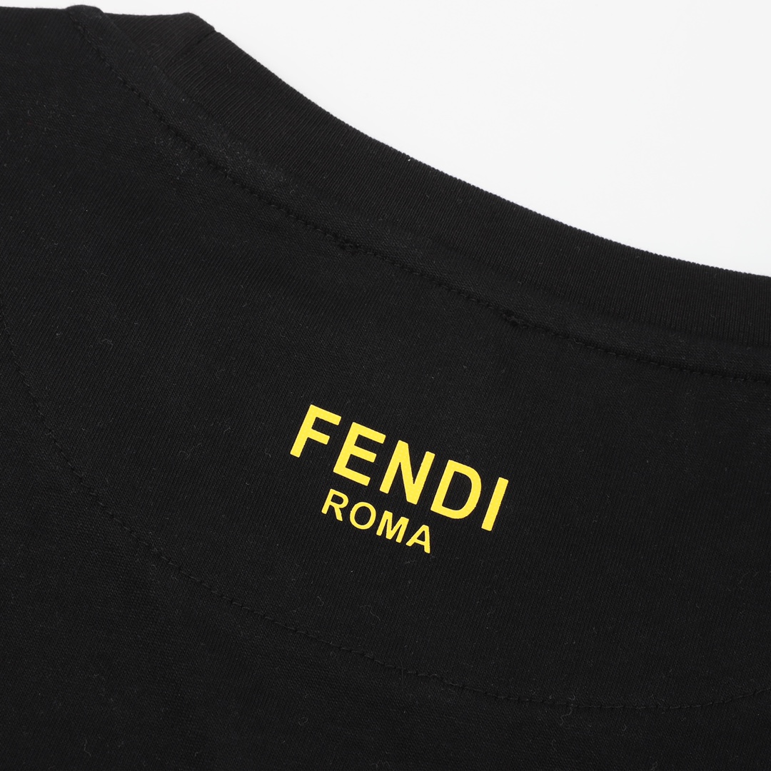 160 FENDI /芬迪 小怪兽胶皮眼睛短袖T恤