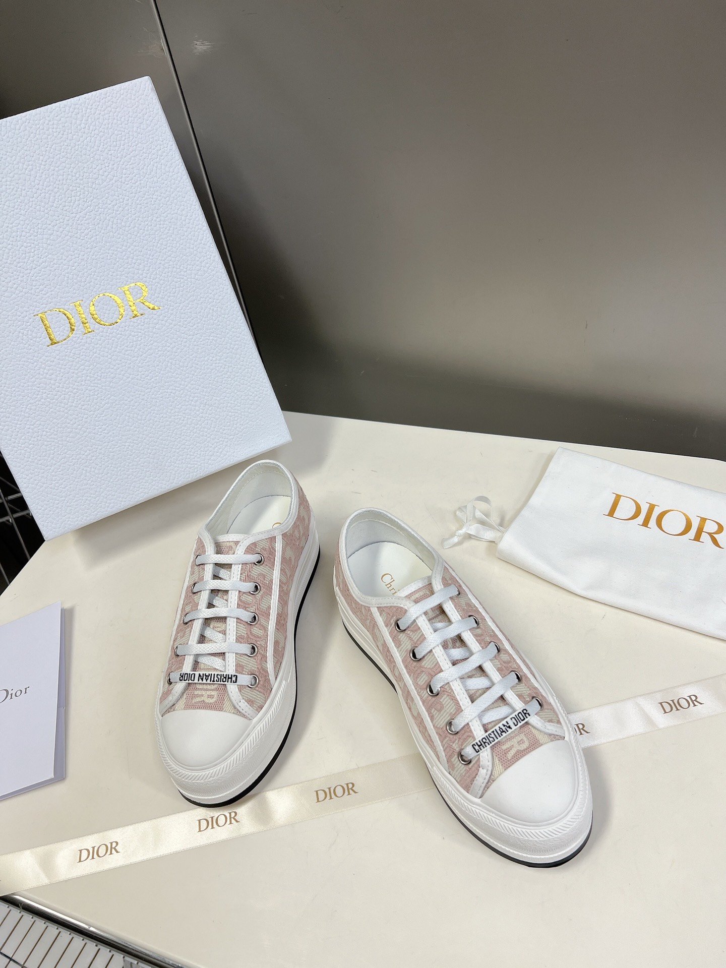 Dior迪奥春夏最新走秀款休闲厚底布