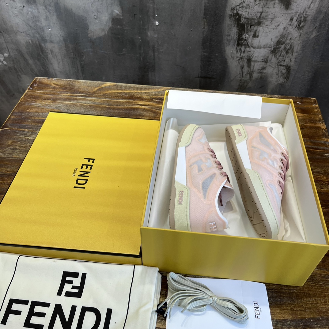 Fendi 网面休闲系列…