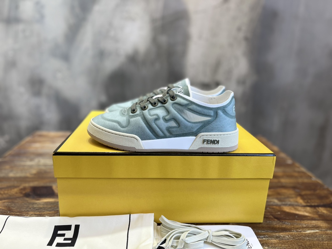Fendi 网面休闲系列…
