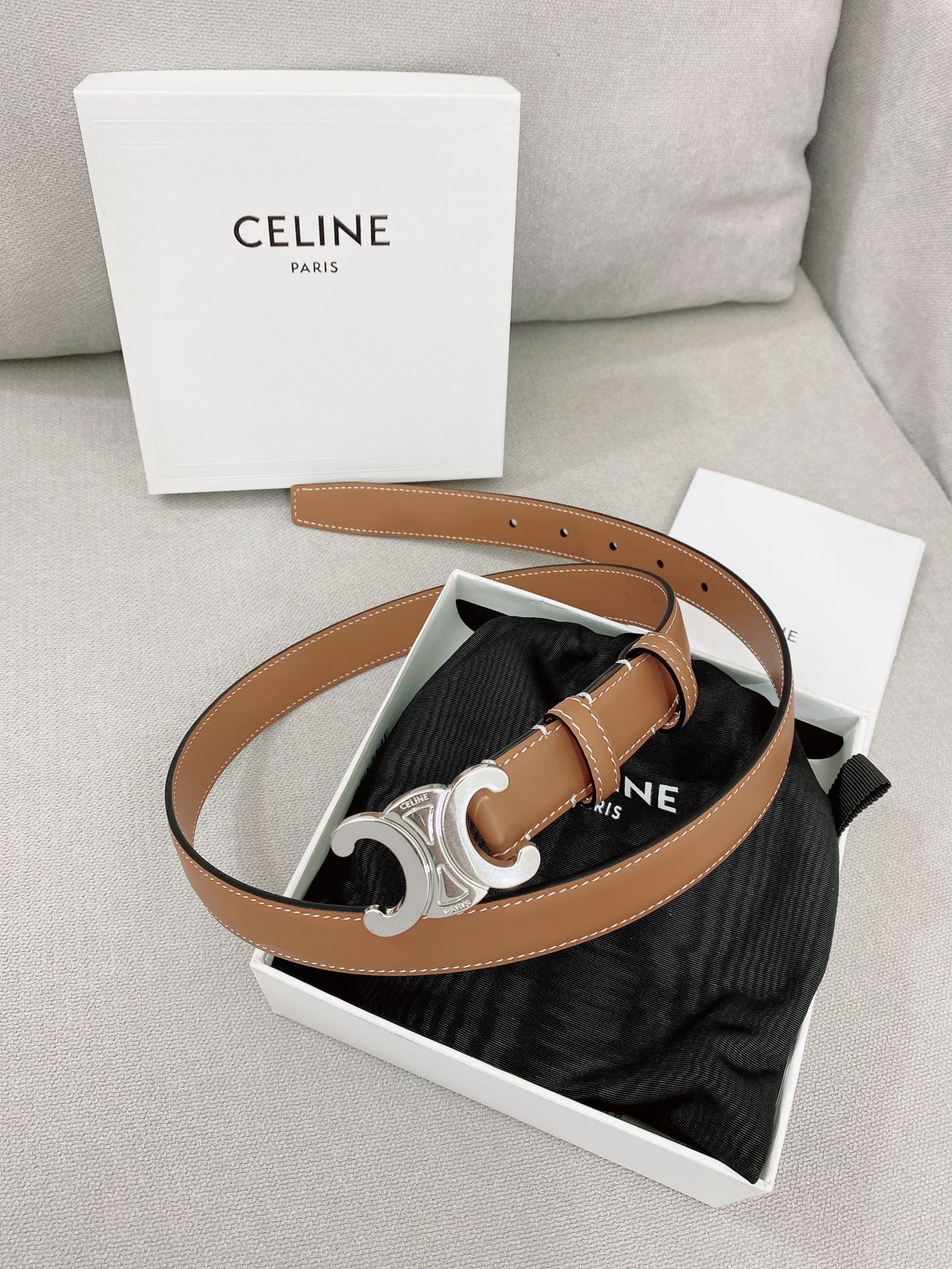 Celine.赛琳全套包装女神必备原单腰带火爆款式原厂小牛皮制作上身效果舒适时尚百搭宽度2.5cm