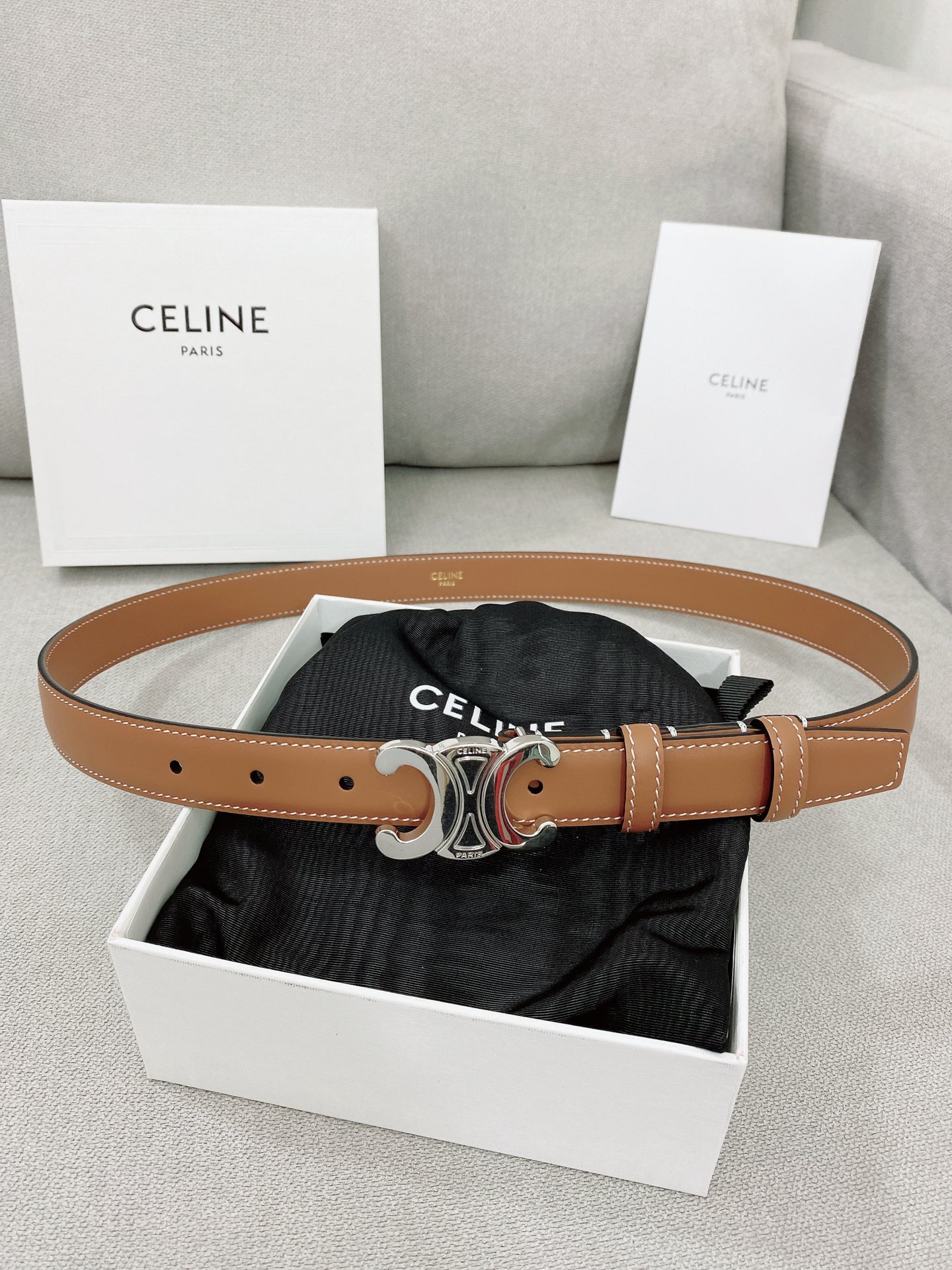 Celine.赛琳全套包装女神必备原单腰带火爆款式原厂小牛皮制作上身效果舒适时尚百搭宽度2.5cm