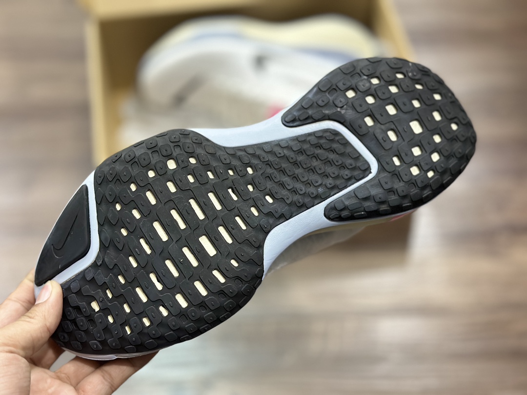 220 NIKE Zoom X Invincible Run Fk 3 马拉松机能风格运动鞋 DR2615-100