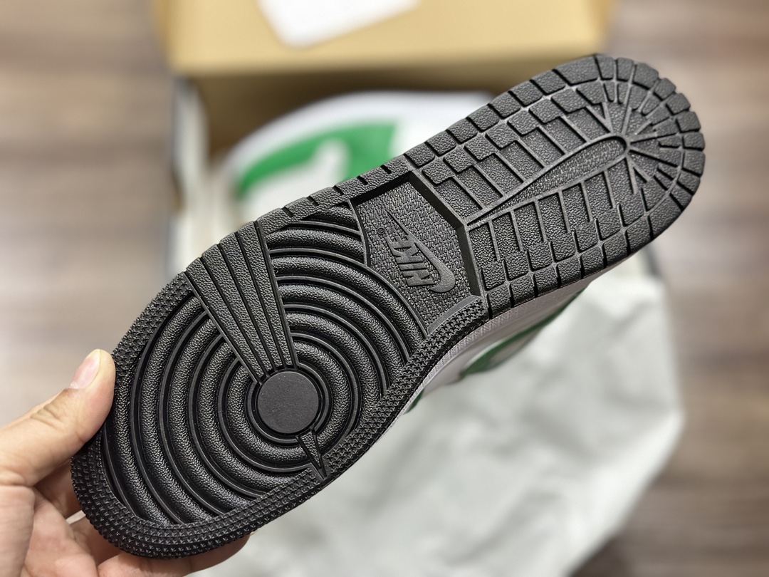 220 Air Jordan 1 mid aj1 乔1中帮 篮球鞋 BQ8423-301