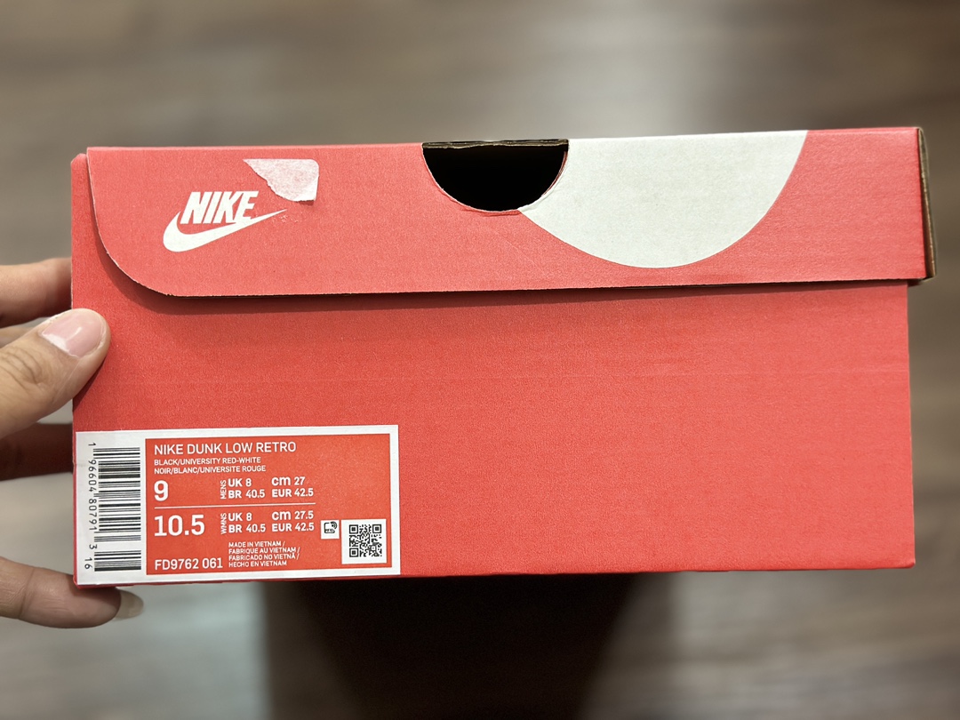 300 NIKE SB Dunk Low 低帮 休闲运动鞋  FD9762-061