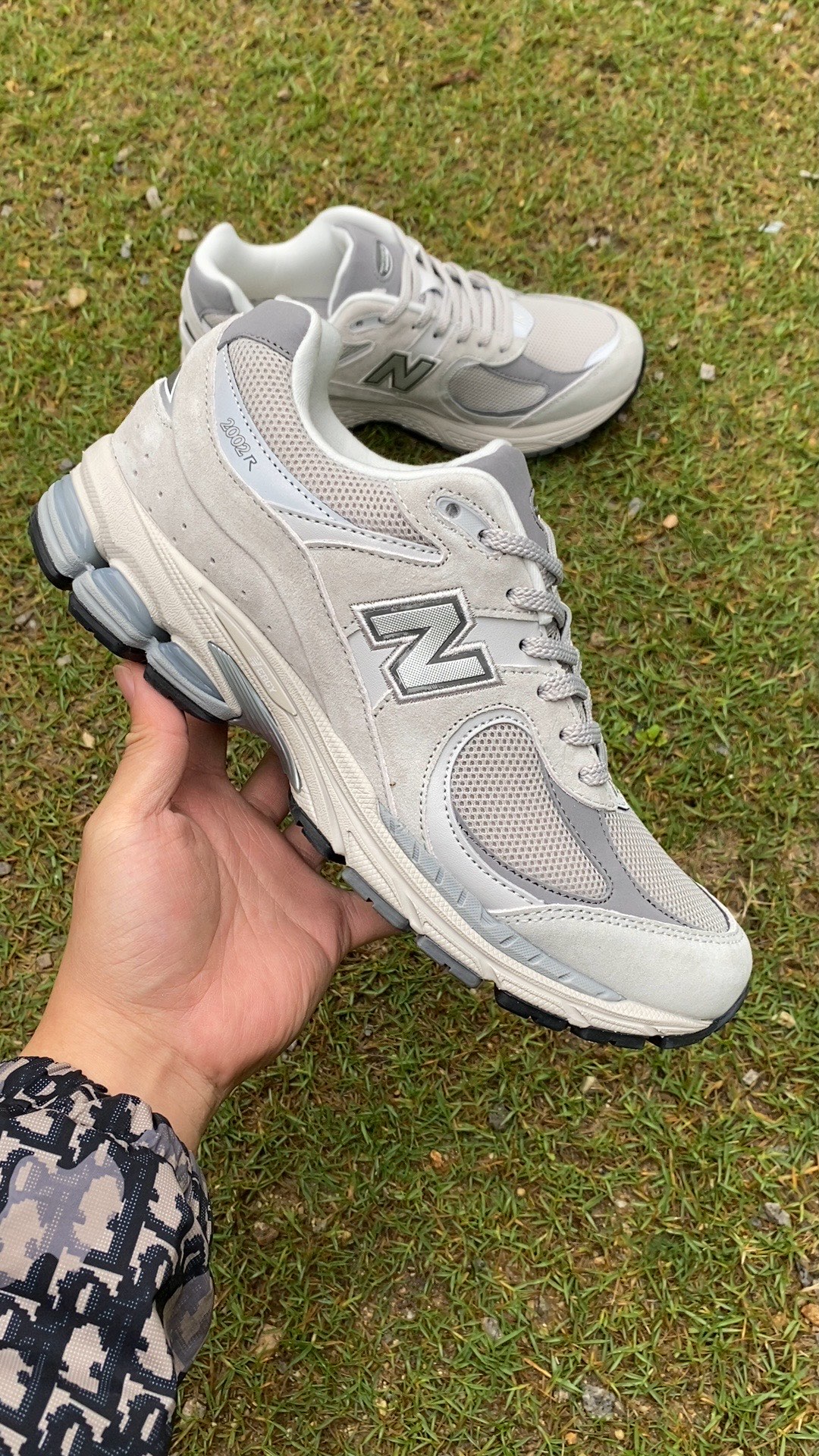 NB2002灰银色尺码36-45Ne