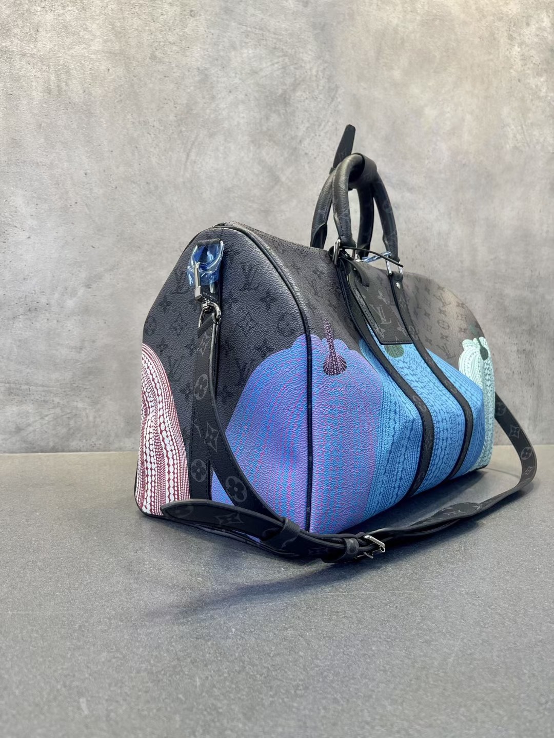 M46471,M46441年度,本款 Lv X YK Keepall 45结合了经典设计与标志性细节 5