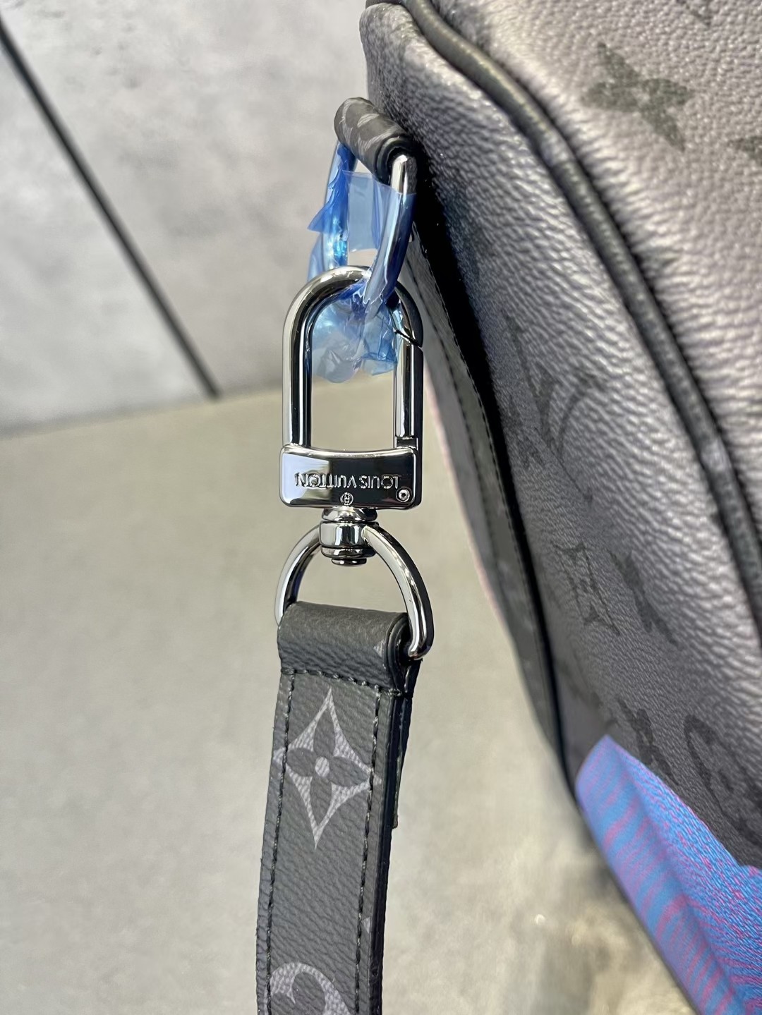 M46471,M46441年度,本款 Lv X YK Keepall 45结合了经典设计与标志性细节 6