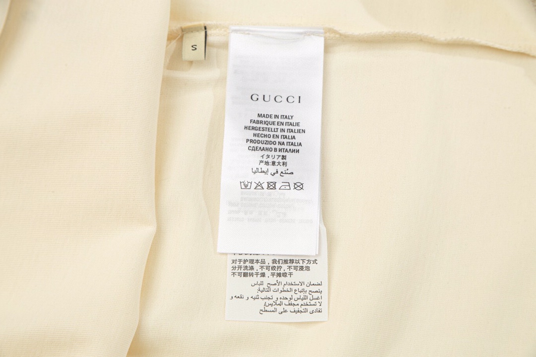 上新160 GUCCI 古驰 23Fw兔年限定线条兔印花短袖