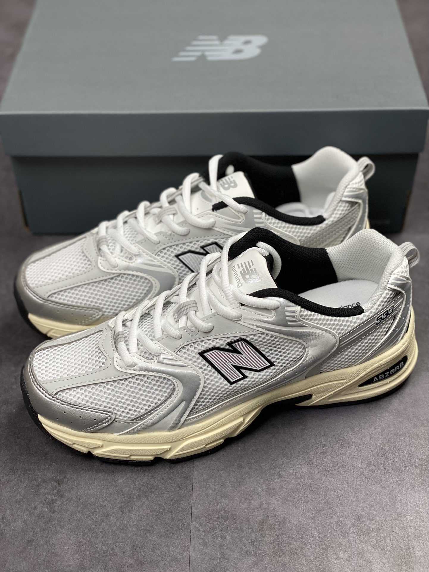 New Balance 530 retro running shoes MR530TA