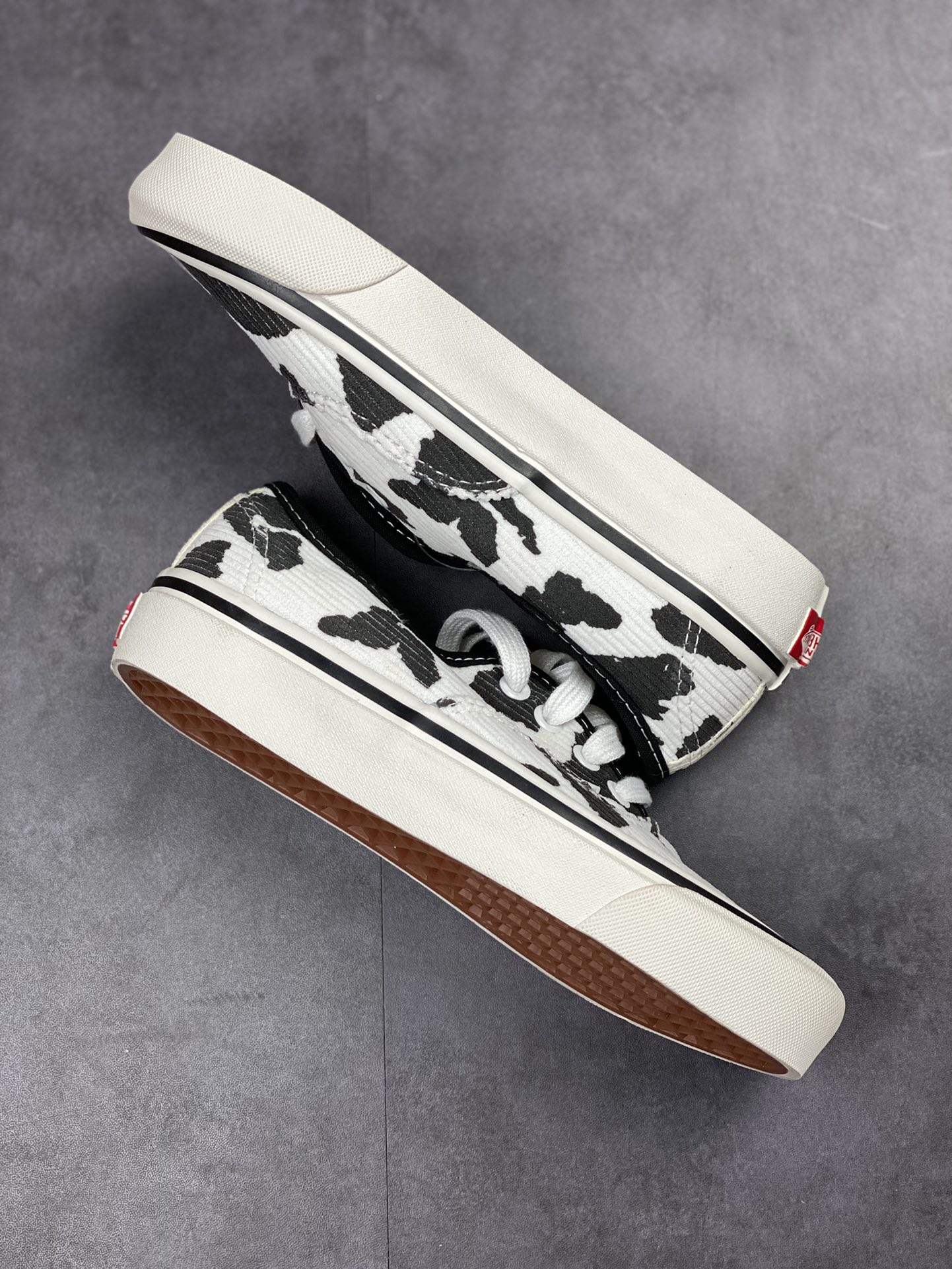 Vans Authentic 44 Dx Anaheim Cow Print Corduroy Black & White Cow