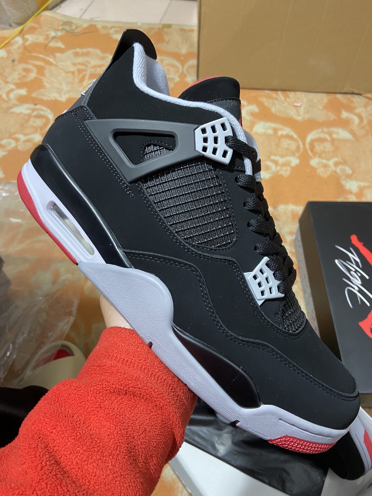 AJ4黑红公牛鞋码40-47.5总裁