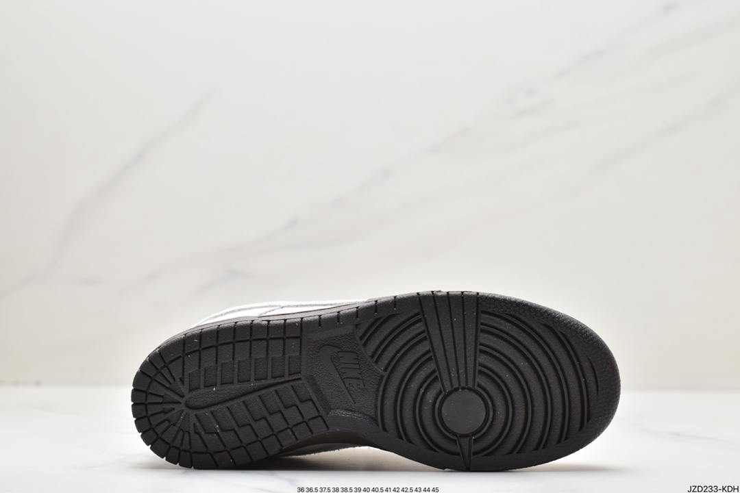 140 耐克Nike SB Zoom Dunk Low 板鞋 FD9746-001