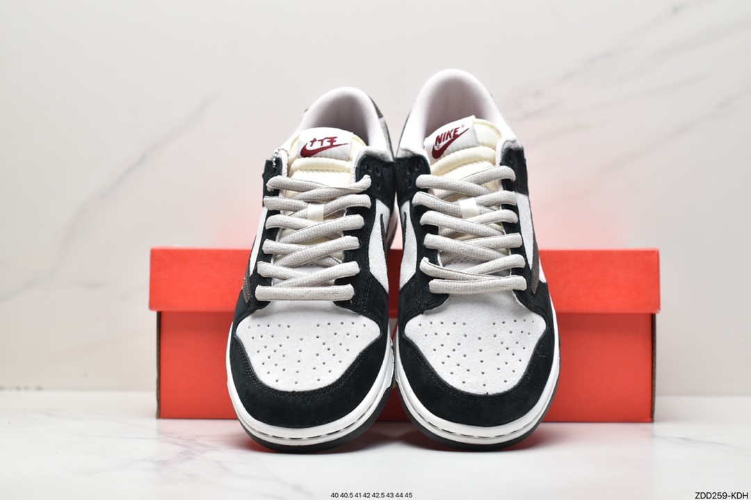 230 Sony PlayStation 5 x Travis Scott x SB Dunk Low PS5 CU1726-990