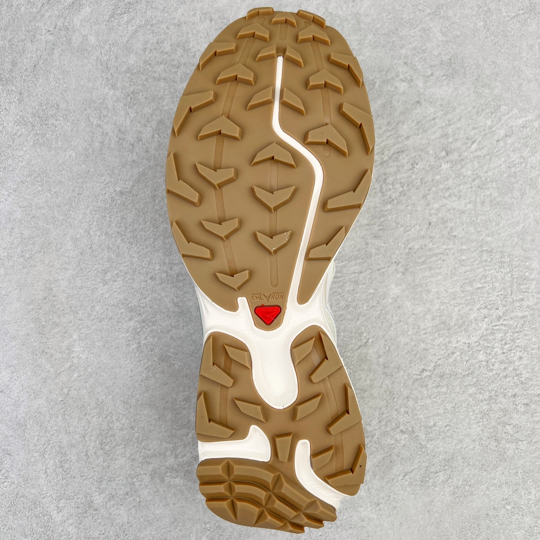 图片[9]-＃绿X/GX 纯原福利 Salomon XT-6 萨洛蒙复古潮流户外机能登山跑鞋 纯原外贸平台特供订单 耗时半年巨作 全套原纸板楦头开发 原厂特供网布配套加持 确保原汁原味 完美呈现版型 原档数据独家私模五层组合大底 男女鞋同步官方开发至46.5 原装Ortholite轻量化鞋垫 中底布带钢印编号 原厂TPU锁扣 进口港宝加持 后跟自然饱满 还原公司包裹性 鞋面以“锯齿”状的包裹系统呈现 在基色底之下加入了各种色点缀 将公司的最新技术和时尚前卫的造型融入耐用的长跑款式中 鞋面由 TPU 薄膜制成 并焊接在高耐磨网眼上 使其既时尚又坚固 由 ACS底盘支撑 可增强稳定性和支撑力 以及由橡胶凸耳 Contragrip外底覆盖的 EVA 缓冲中底 旨在应对崎岖的地形 鞋舌上的彩色Salomon 标签、Quicklace 系统以及鞋头、鞋舌和鞋跟上的附加品牌使细节更加完美 让穿着者可以轻松驾驭户外与通勤下的任何运动生活场景 无缝鞋身户外随意纵横 颜值与脚感兼备 出街通勤 绝对非常吸睛 你值得拥有 尺码：36 36.5 37.5 38 38.5 39 40 40.5 41 42 42.5 43 44 44.5 45 46 46.5 注意：偏小1码-选品中心