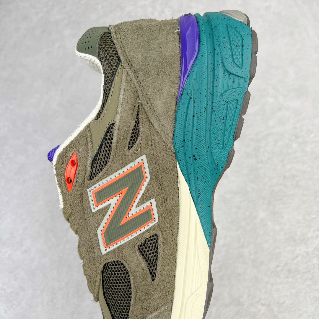 图片[7]-＃K版纯原福利 YCMC x New Balance M990SO3 新百伦NB990V3 联名橄榄绿 第三代总统复古慢跑鞋 正确3M反光细节 原楦原纸版开发 正确6层组合底模精密开发 搭载全新碳素中底 后跟透明TPU水晶装饰条稳固 沿用了引以为傲的跑鞋手工技艺 采用猪皮绒面并包裹局部透气网面的鞋身设计 菱网鞋舌上刻有New Balance USA 鞋面依旧身着经典的大热之灰 彰显了其高端的品质身份 尺码：36 37 37.5 38 38.5 39 40 40.5 41.5 42 42.5 43 44 45-选品中心