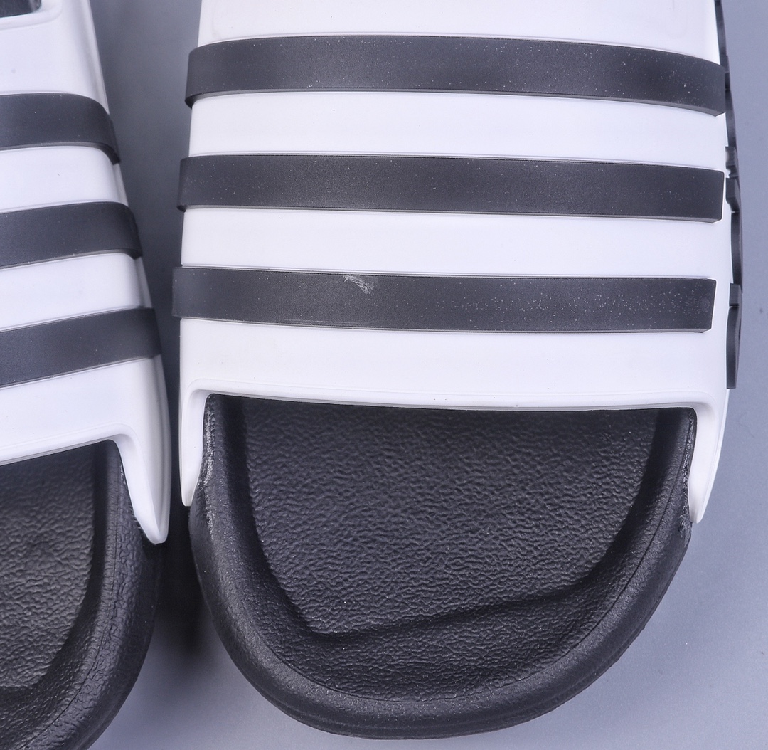 Adidas SuperStar Slide sneakers