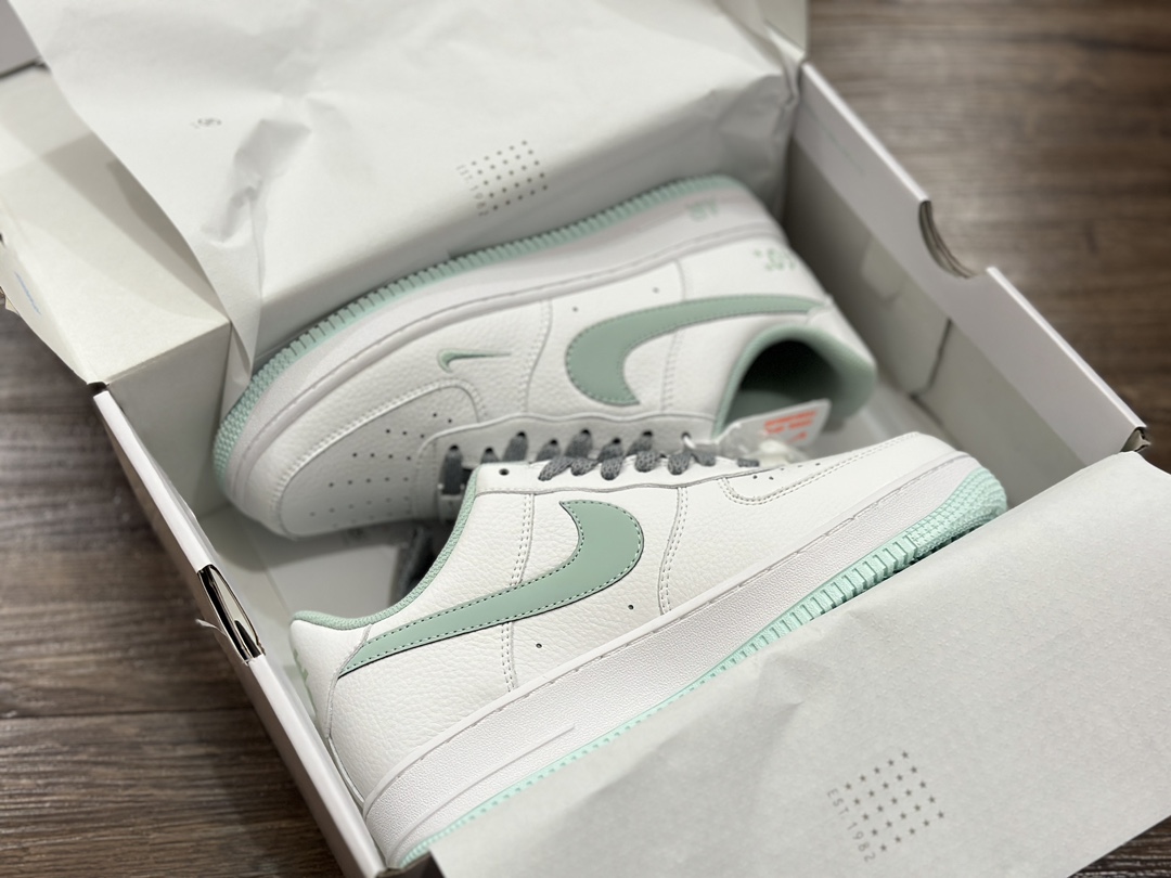 240 Nike Air Force 1 LOW 空军一号低帮运动鞋  MN5263-128