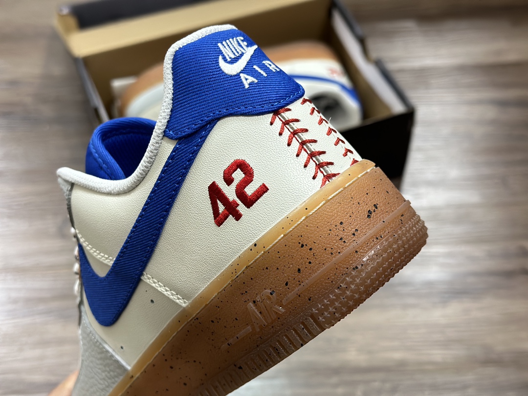 220 Nike Air Force 1 LOW 空军一号低帮运动鞋  FN1868-100