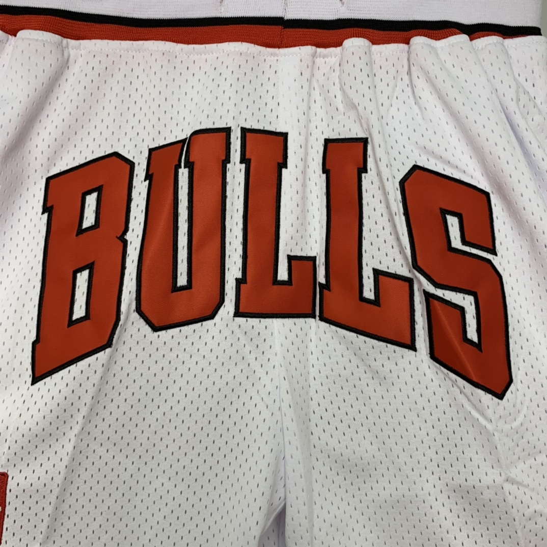 Chicago Bulls Retro Basketball Shorts with High-Quality Embroidery and Customized Design - 图片 3