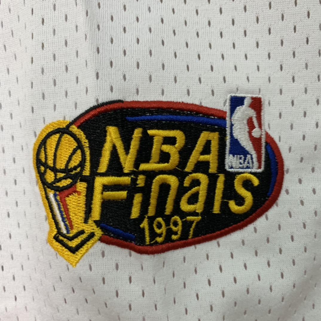 Chicago Bulls Retro Basketball Shorts with High-Quality Embroidery and Customized Design - 图片 4