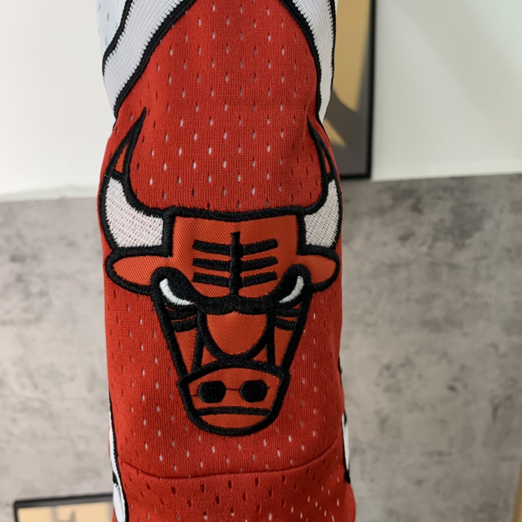 Chicago Bulls Retro Basketball Shorts with High-Quality Embroidery and Customized Design - 图片 5