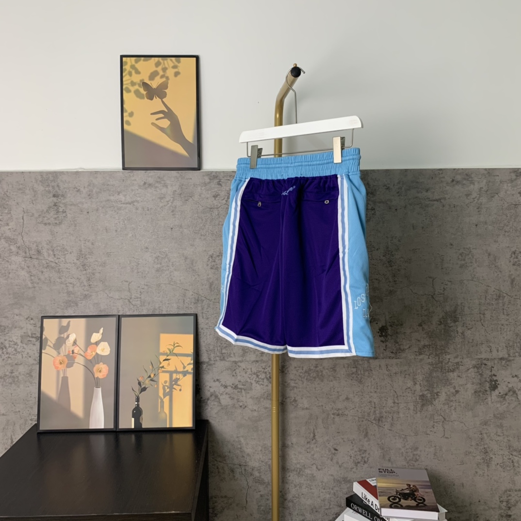 Newest James Laker Basketball Shorts: Limited Edition, Sold Out Quickly - 图片 2