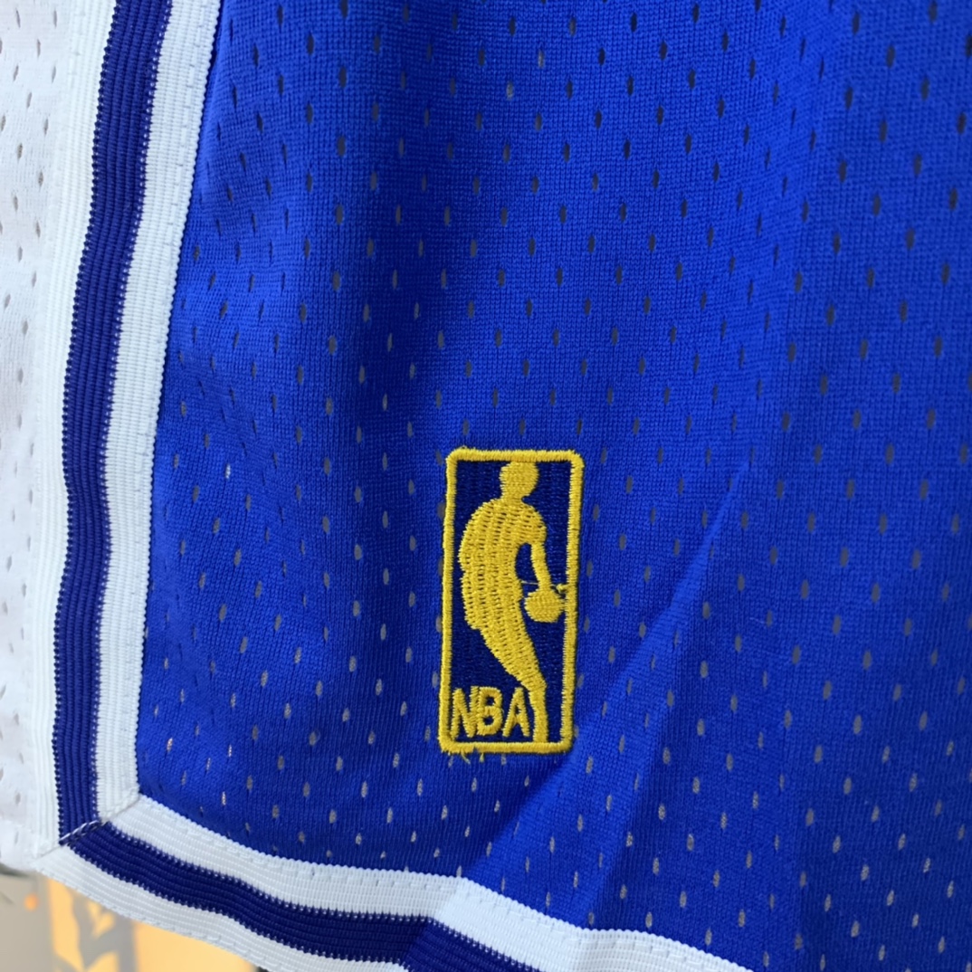 James Lakers Retro Basketball Shorts Sold Out, CEO Jenny Bass Interacts with Fans - 图片 4