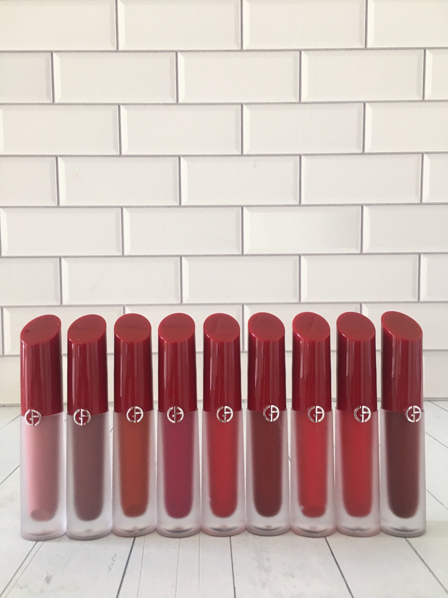 22! (Labial líquido de Armani Red Tube Water Glow)🔜 Tonos: 01-02-03-04-05-07-08-09-10-11-12-13.