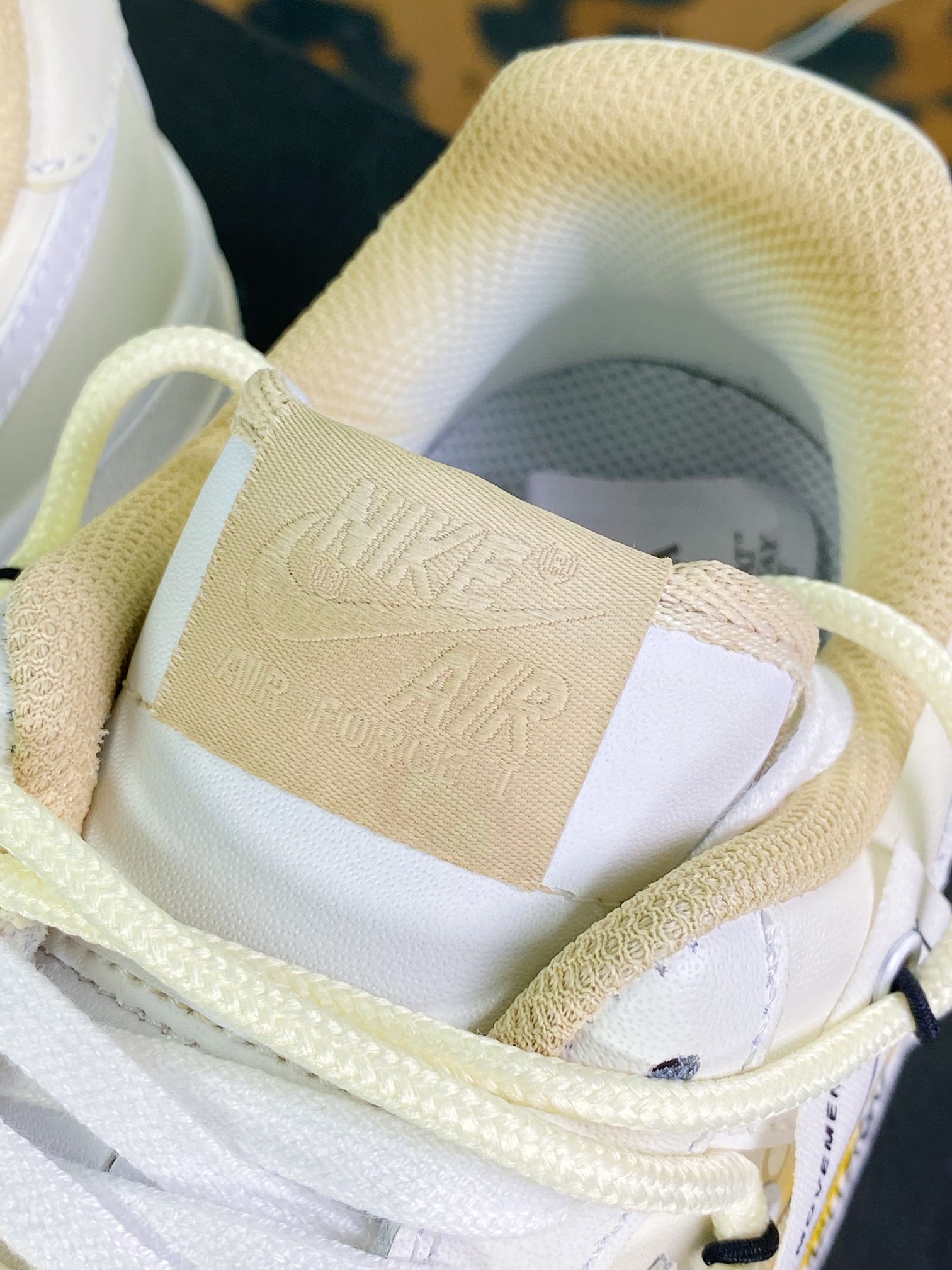 240 Air Force 1'07 Low”Beige/Blue/Yellow Smile”空军一号CW2288-111