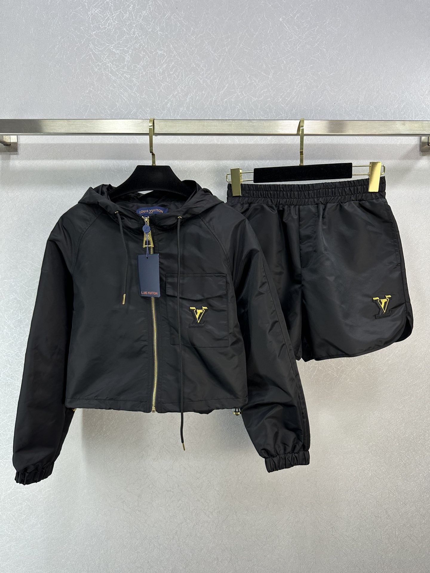 Buy best quality Replica
 Louis Vuitton Top
 Clothing Coats & Jackets Shorts Two Piece Outfits & Matching Sets Summer Collection Hooded Top