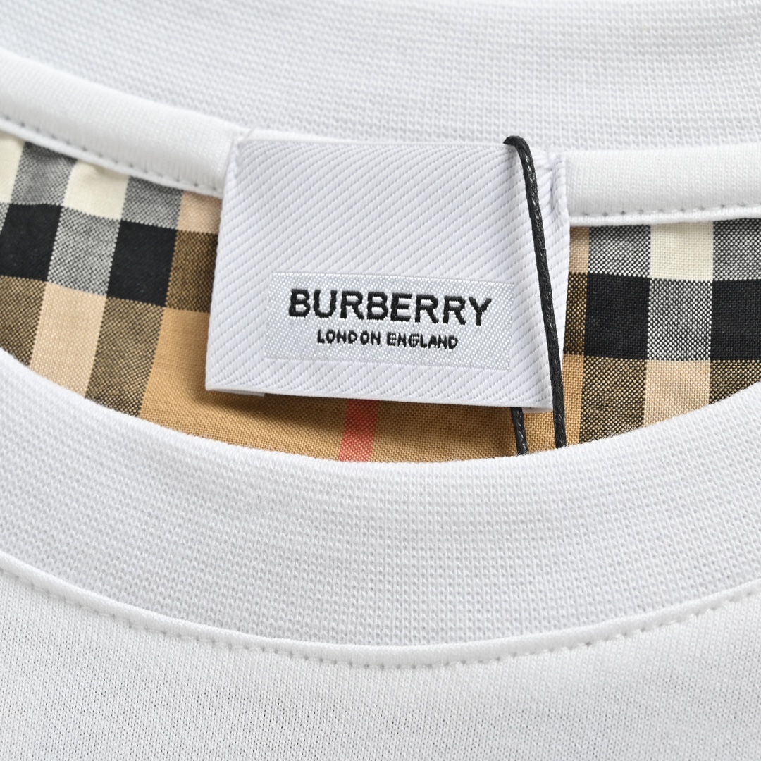 140 Burberry/巴宝莉 经典格子袖拼接短袖 采用50支双股180g全棉面料