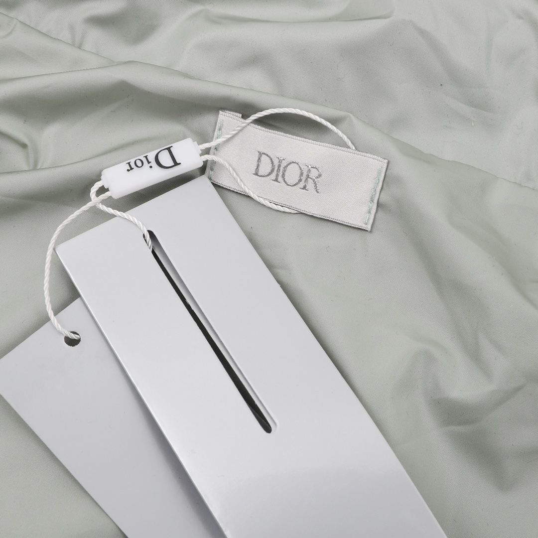 DIOR/迪奥 CD刺绣拉链风衣外套 采用进口原料进行面料制作