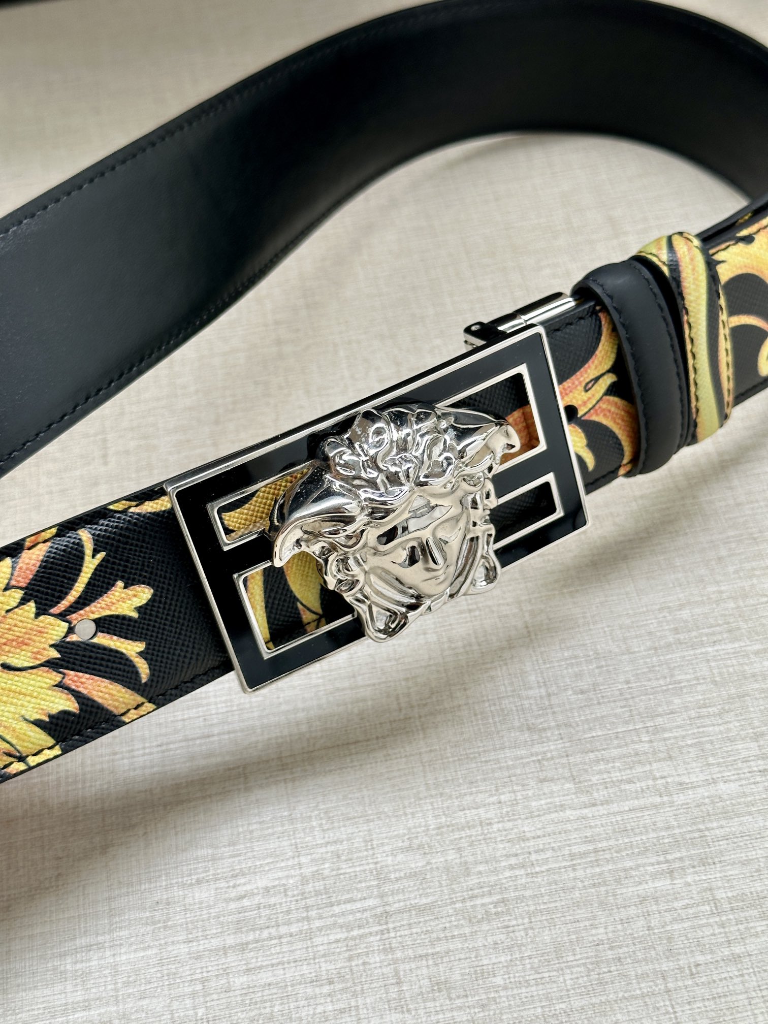 宽度3.8cmVERSACE/FEN