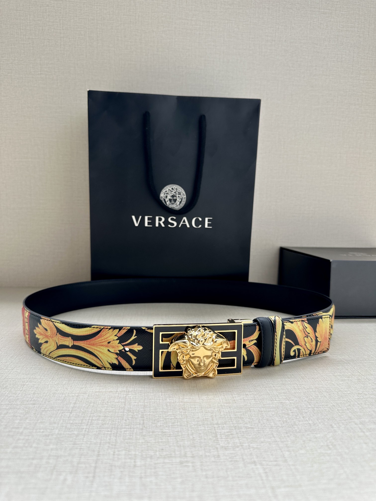 宽度3.8cmVERSACE/FEN