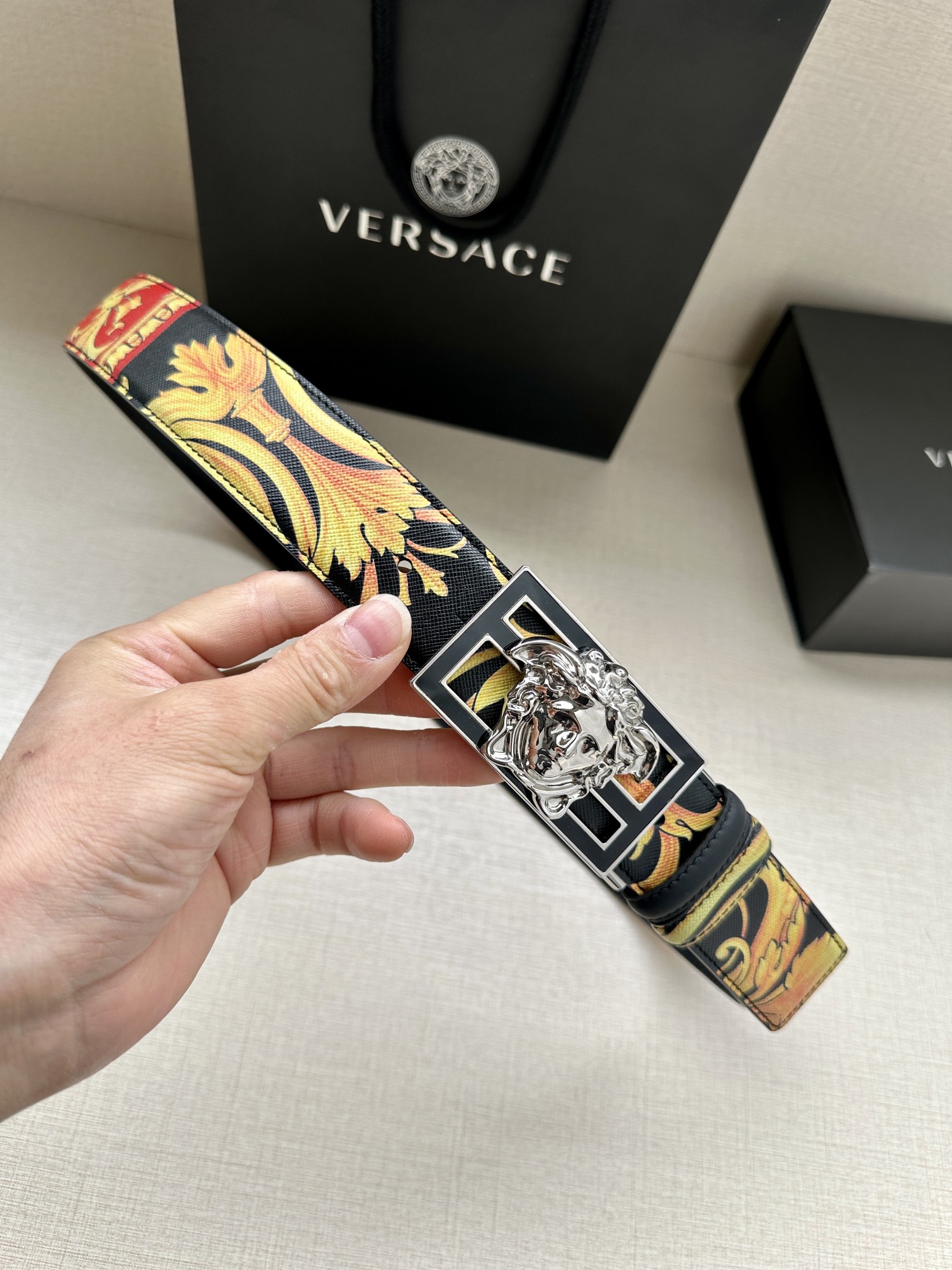 宽度3.8cmVERSACE/FEN