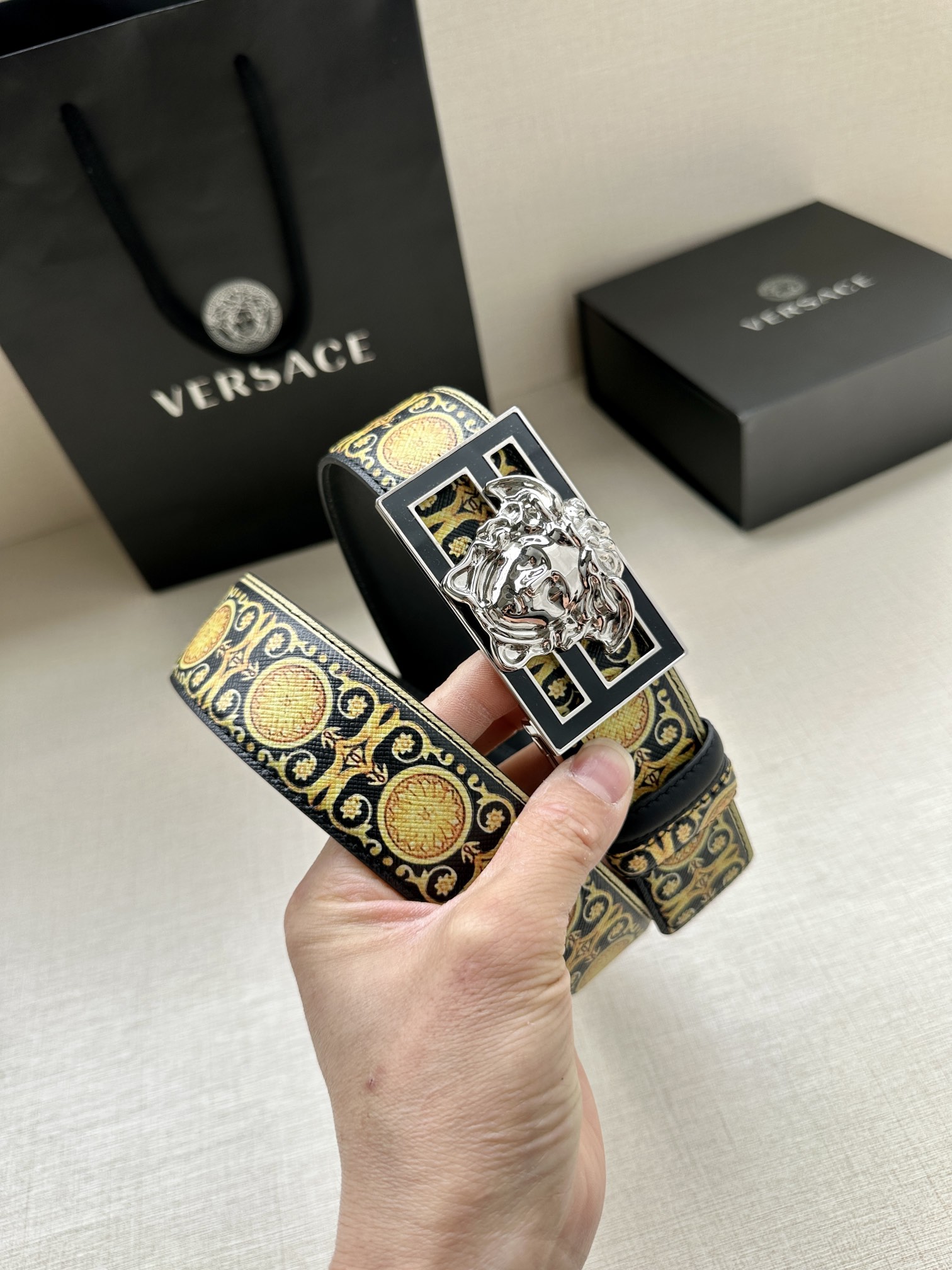 宽度3.8cmVERSACE/FEN