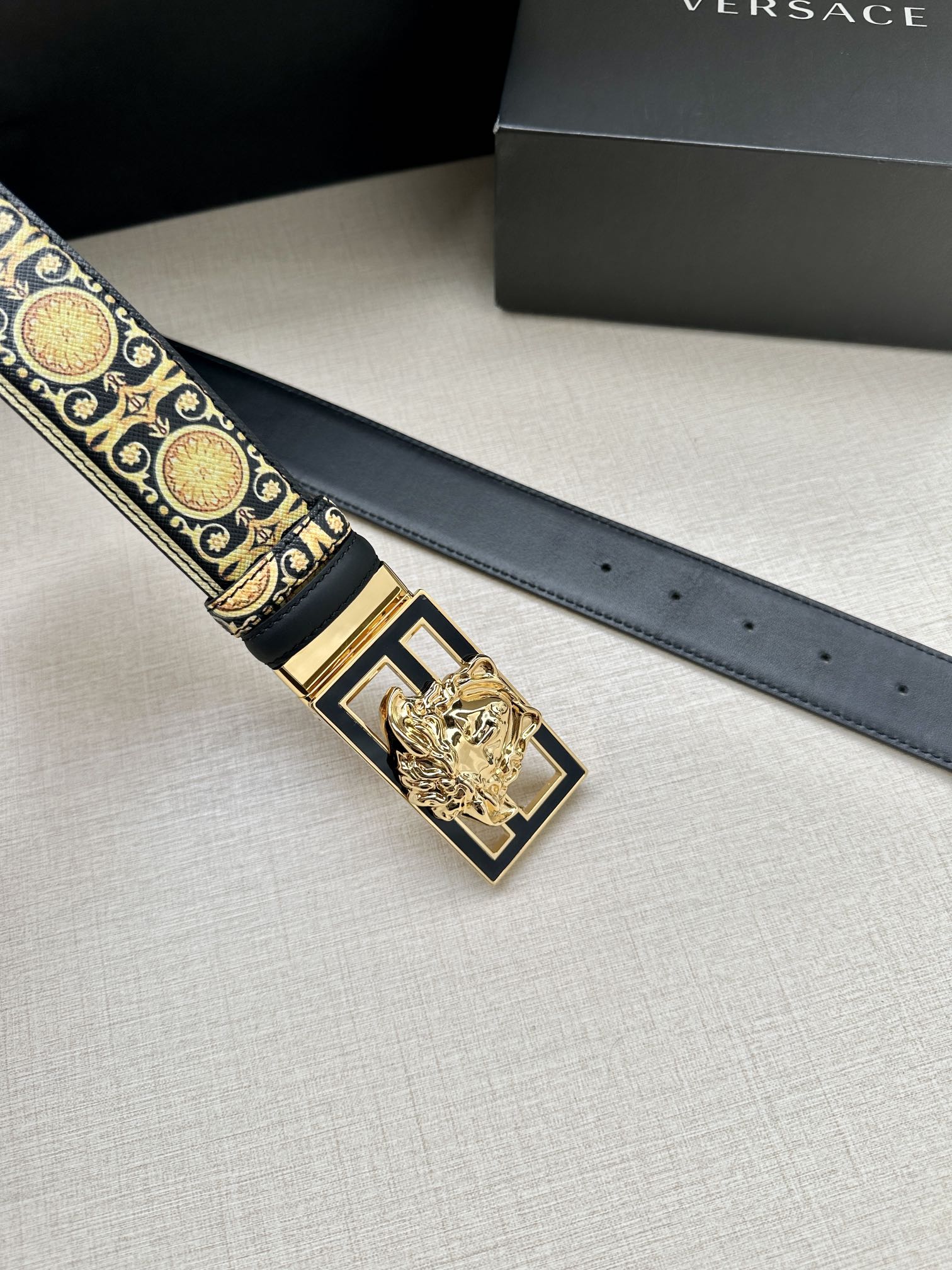 宽度3.8cmVERSACE/FEN