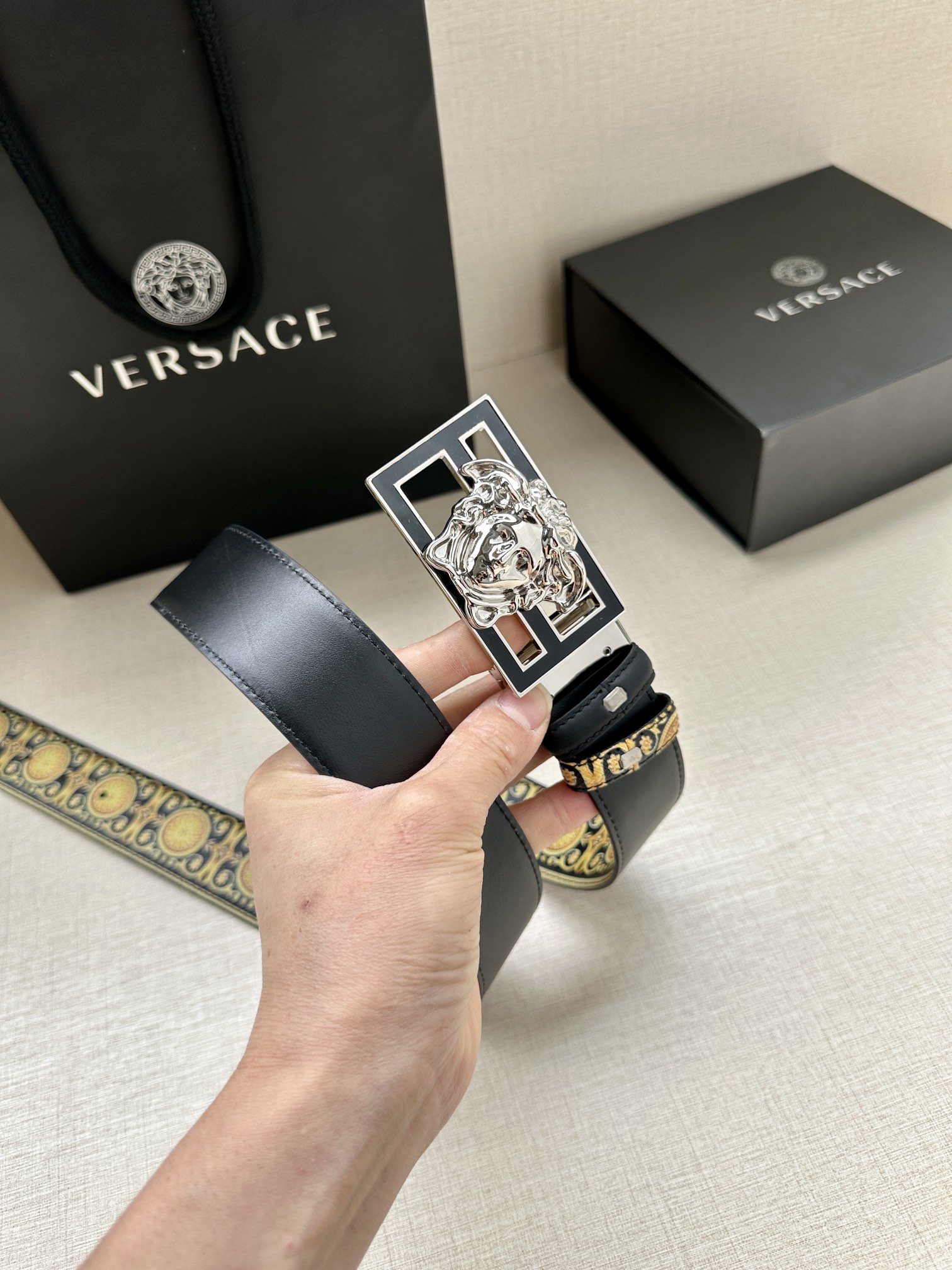 宽度3.8cmVERSACE/FEN