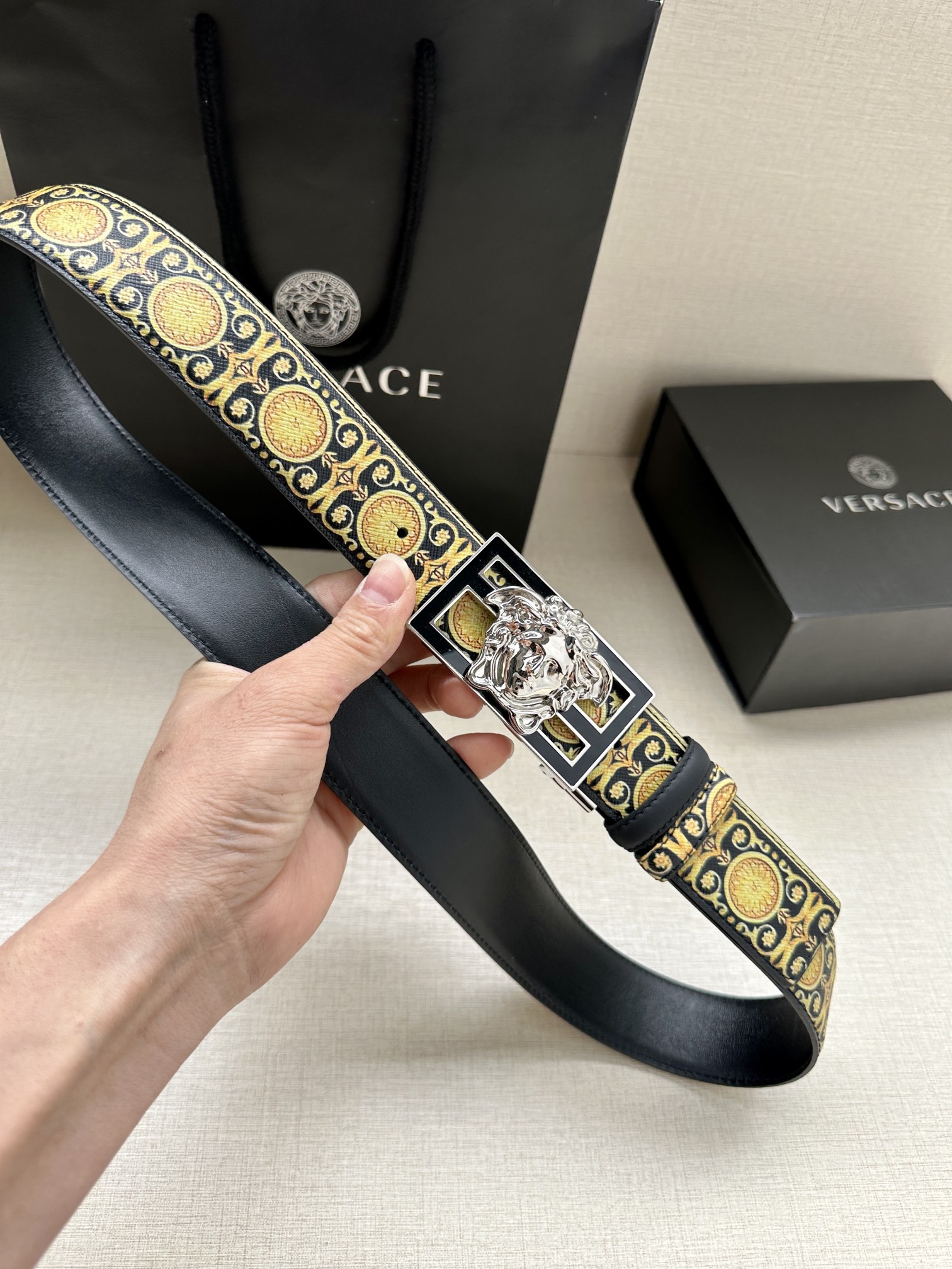 宽度3.8cmVERSACE/FEN