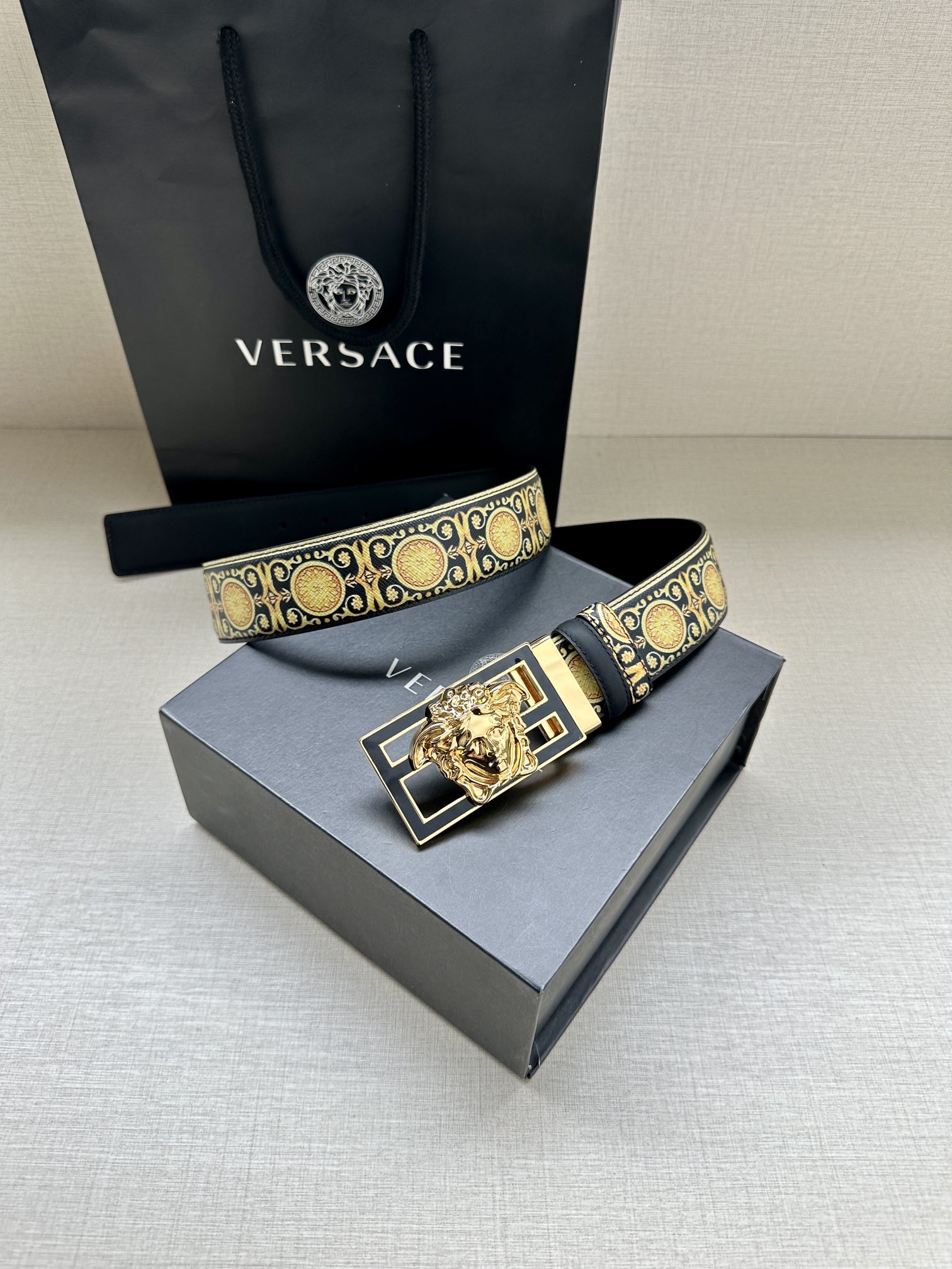 宽度3.8cmVERSACE/FEN