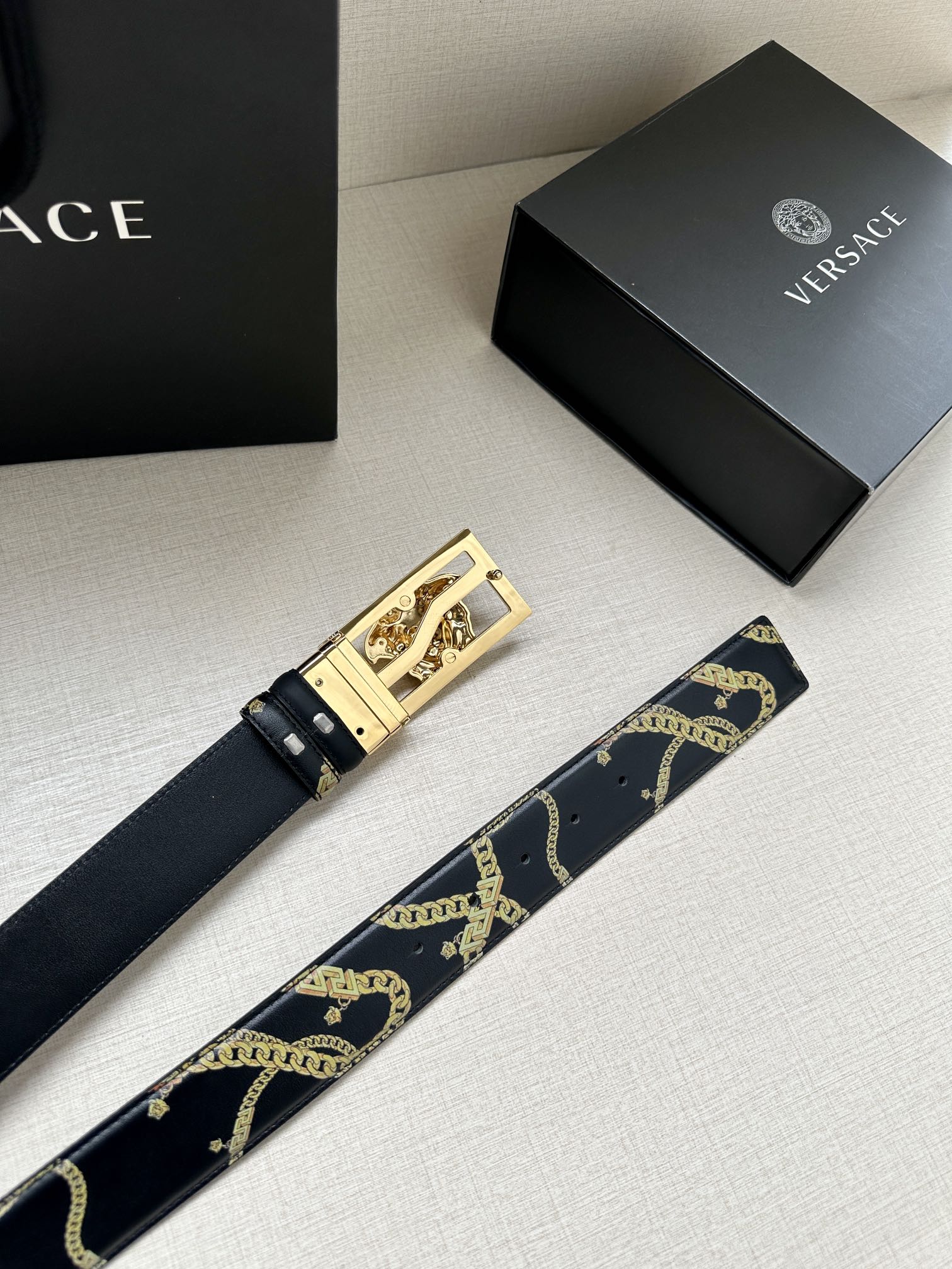 宽度3.8cmVERSACE/FEN