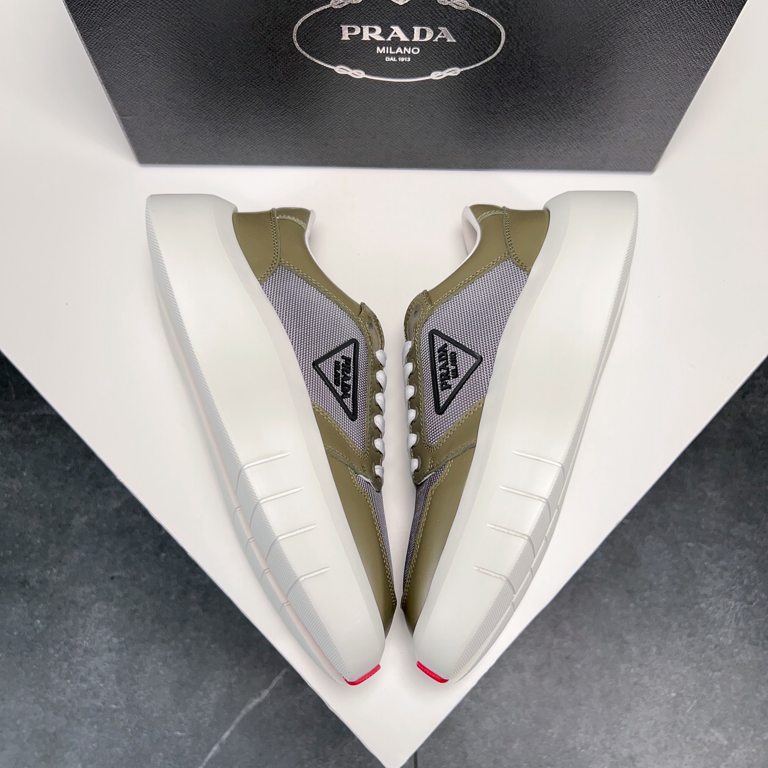 Prada Style Leather Men's Shoes style reference detail image 5 from source 781929