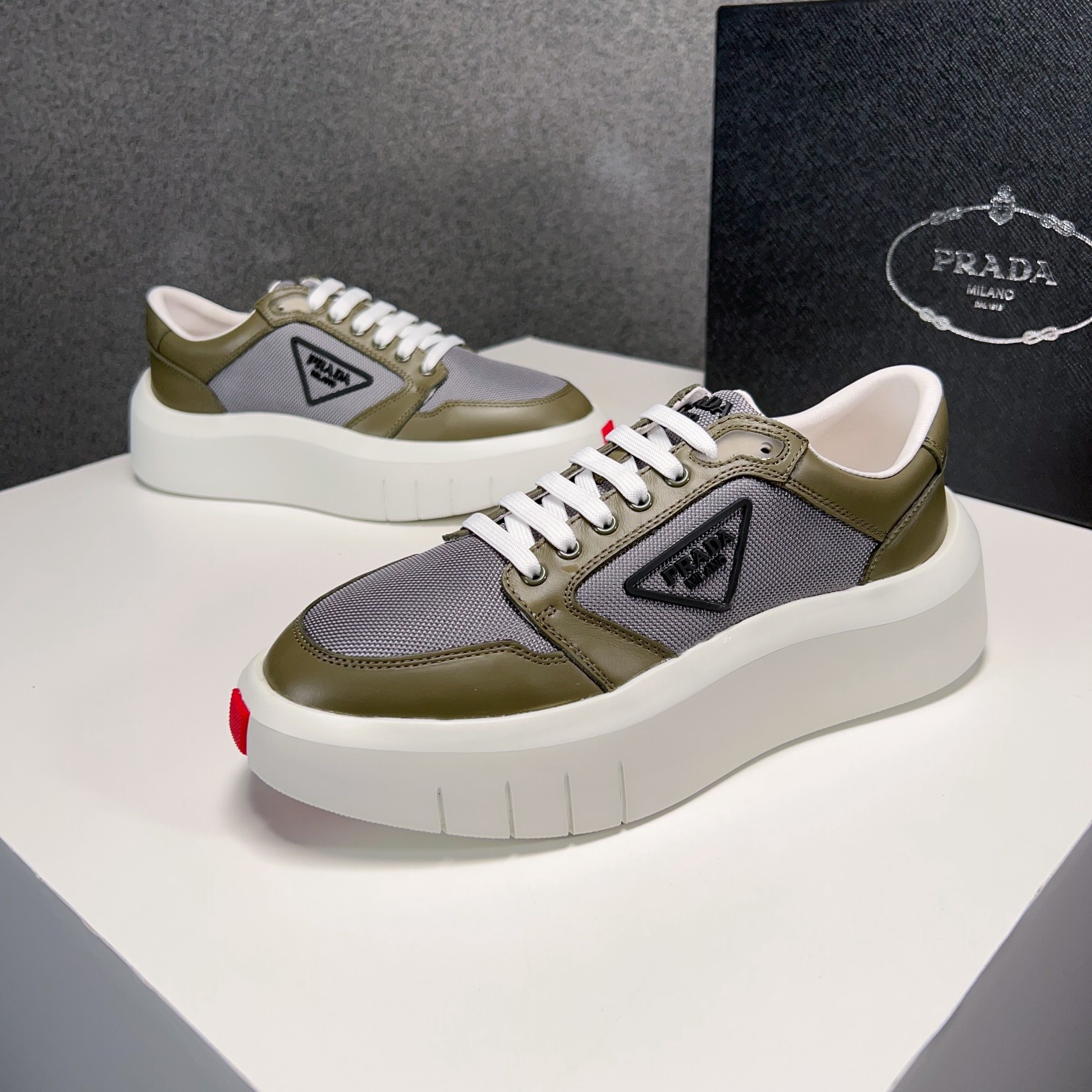 Prada Style Leather Men's Shoes style reference detail image 6 from source 781929