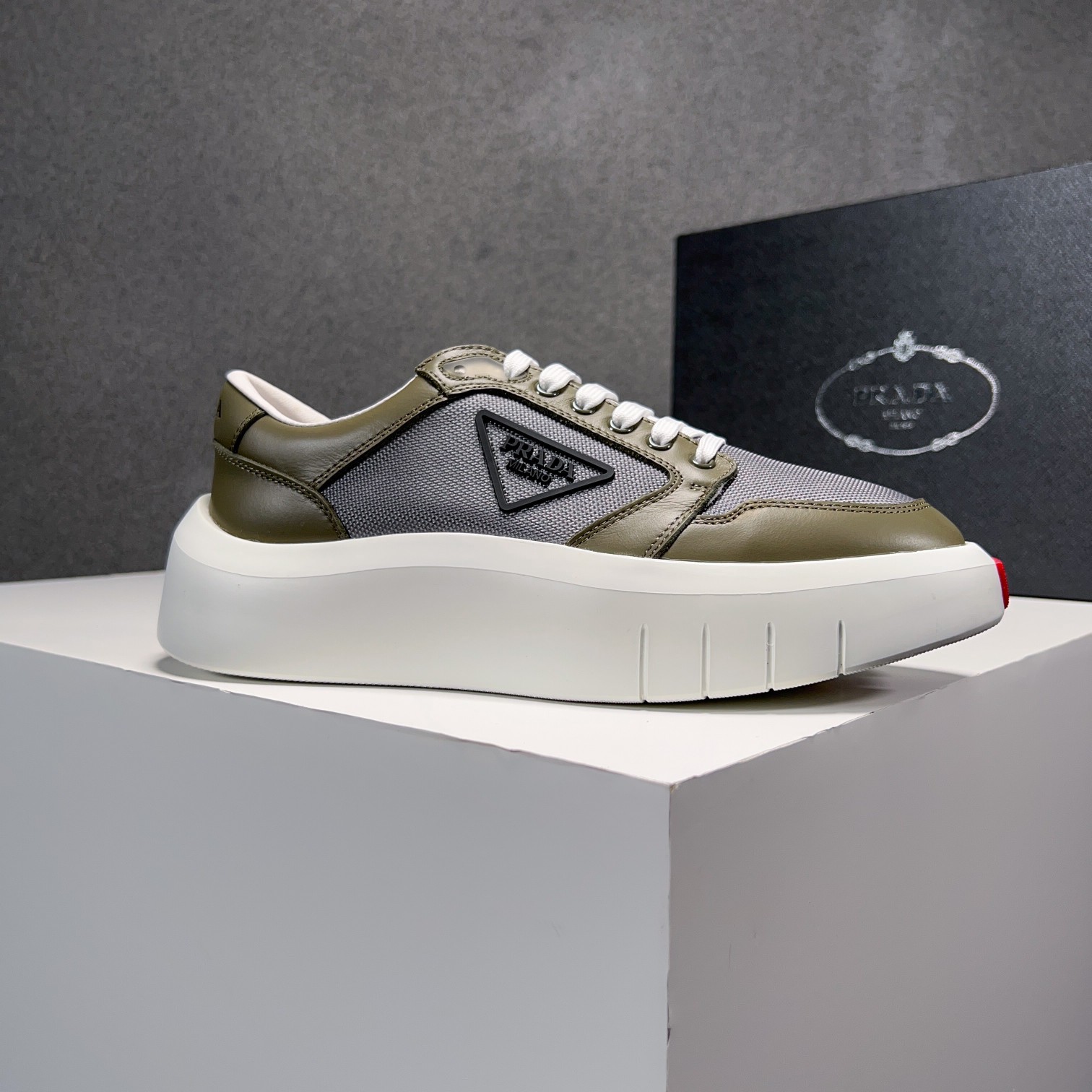 Prada Style Leather Men's Shoes style reference detail image 7 from source 781929