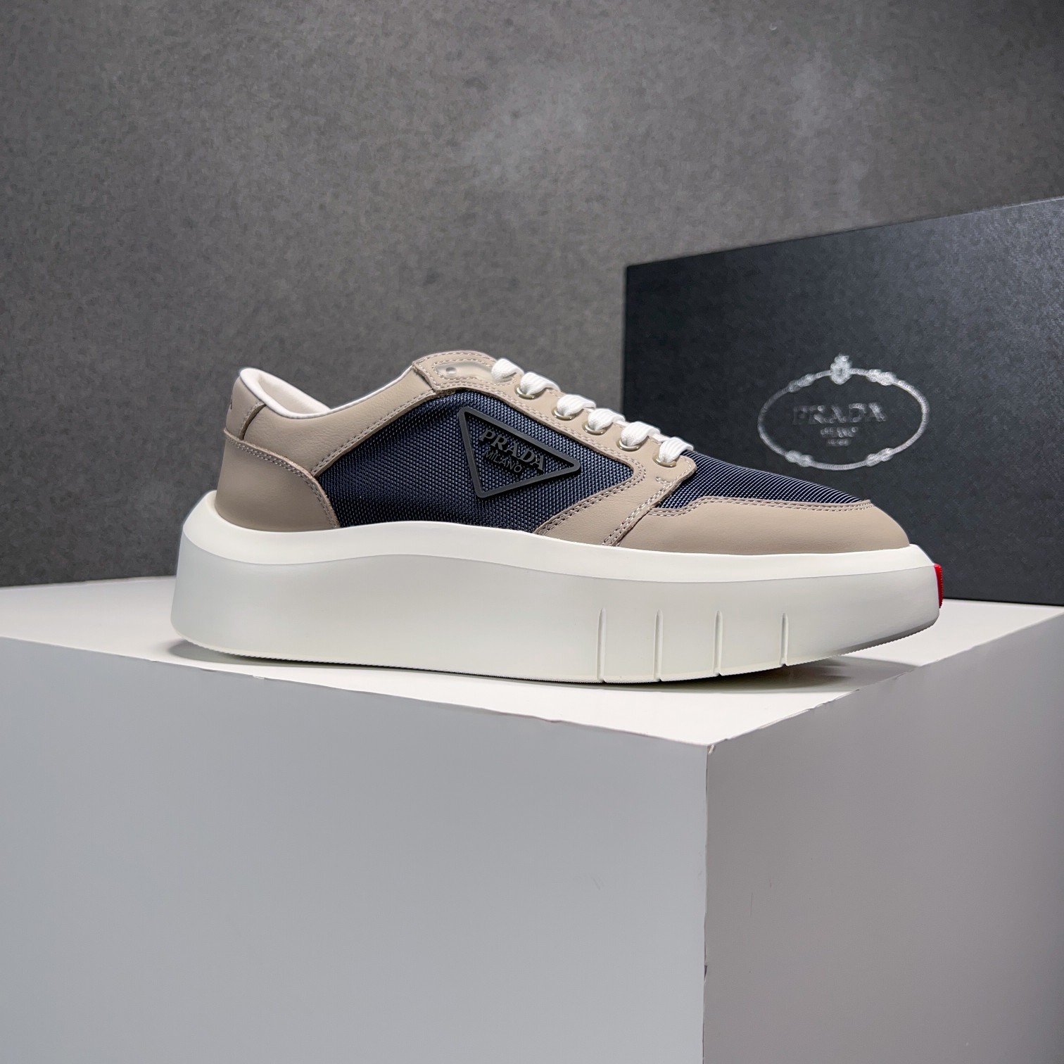 Prada Style Leather Men's Shoes style reference detail image 8 from source 781925