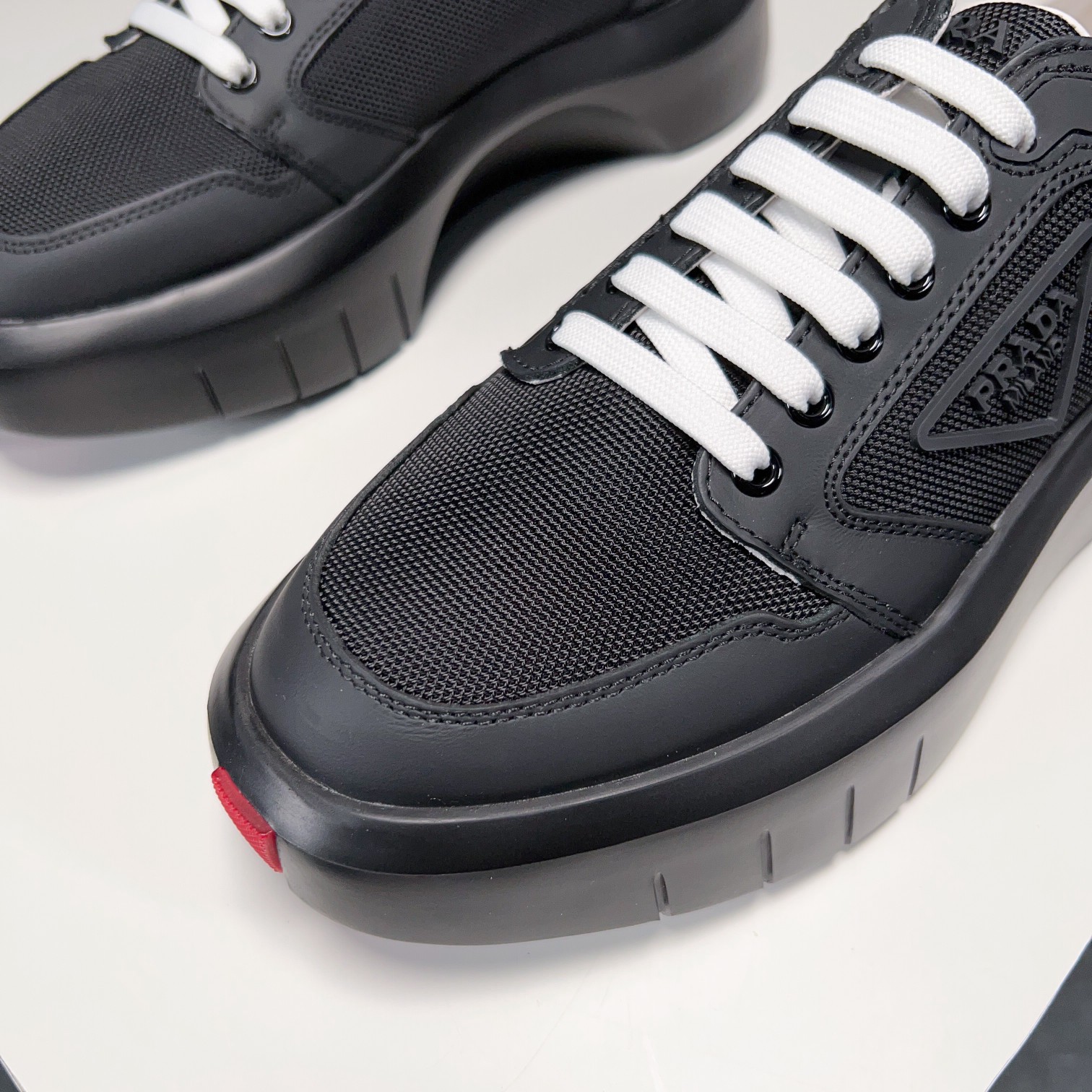 Prada Style Leather Men's Shoes style reference detail image 3 from source 781924