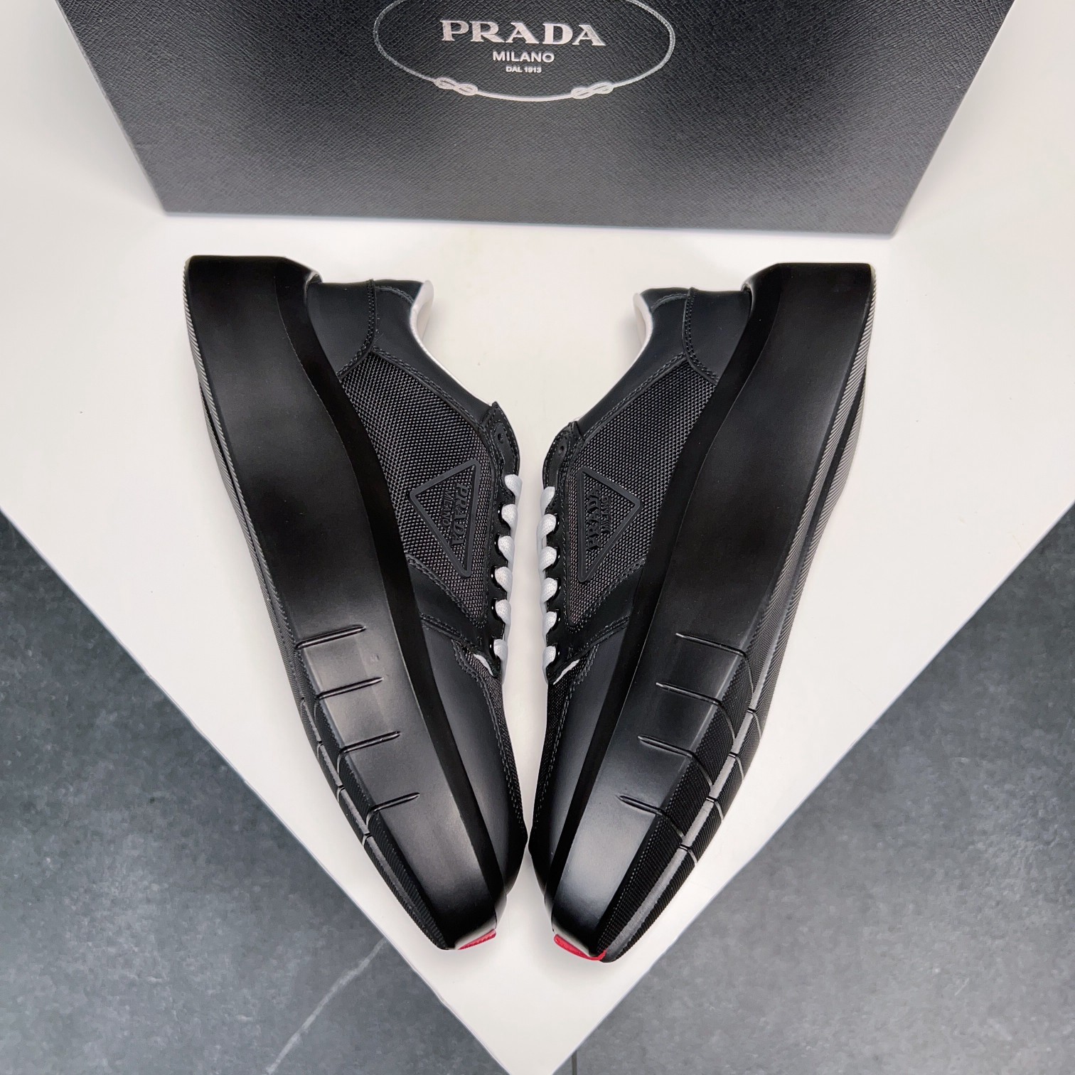 Prada Style Leather Men's Shoes style reference detail image 5 from source 781924