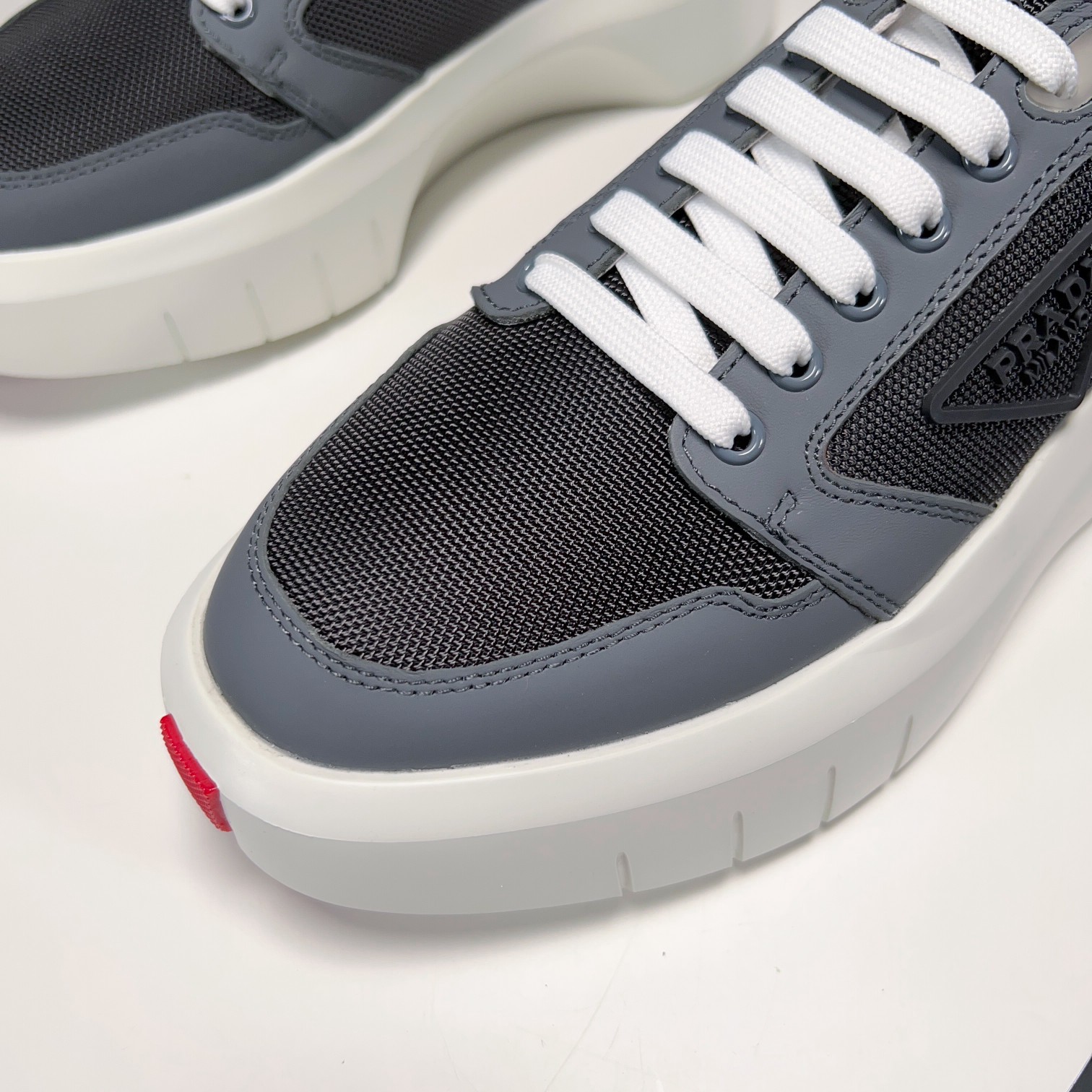 Prada Style Leather Men's Shoes style reference detail image 3 from source 781926