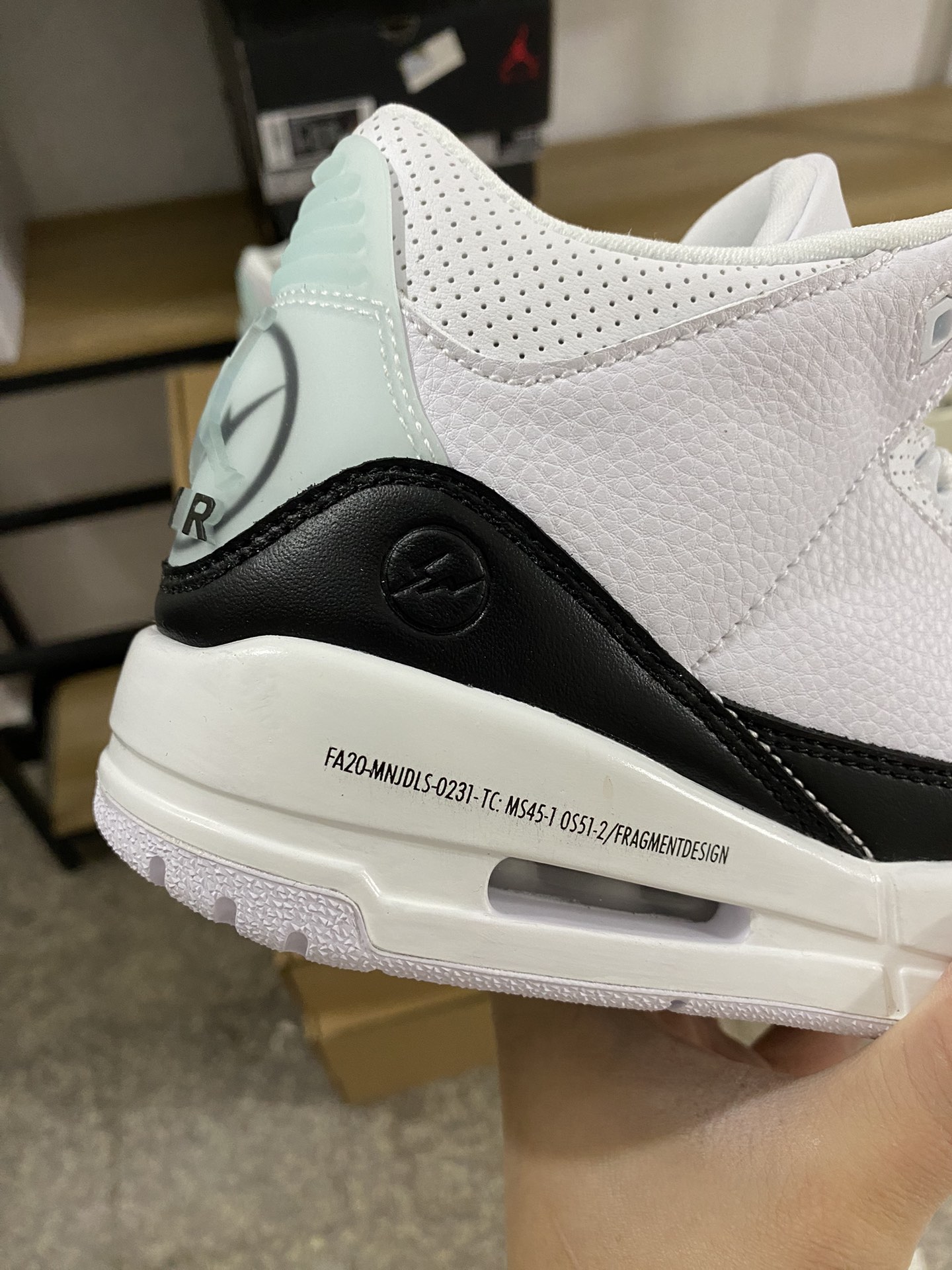 aj3闪电尺码40-46没45特价头